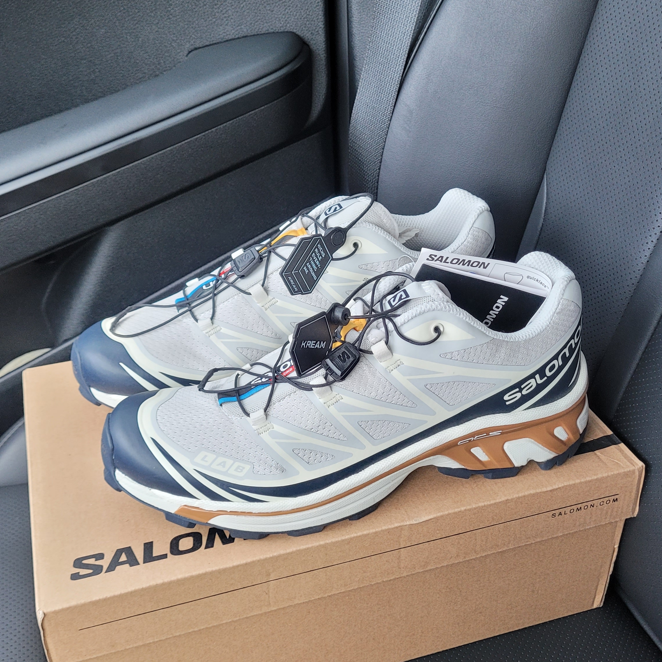 Salomon XT-6 Lunar Rock Dark Sapphire 착용 스타일