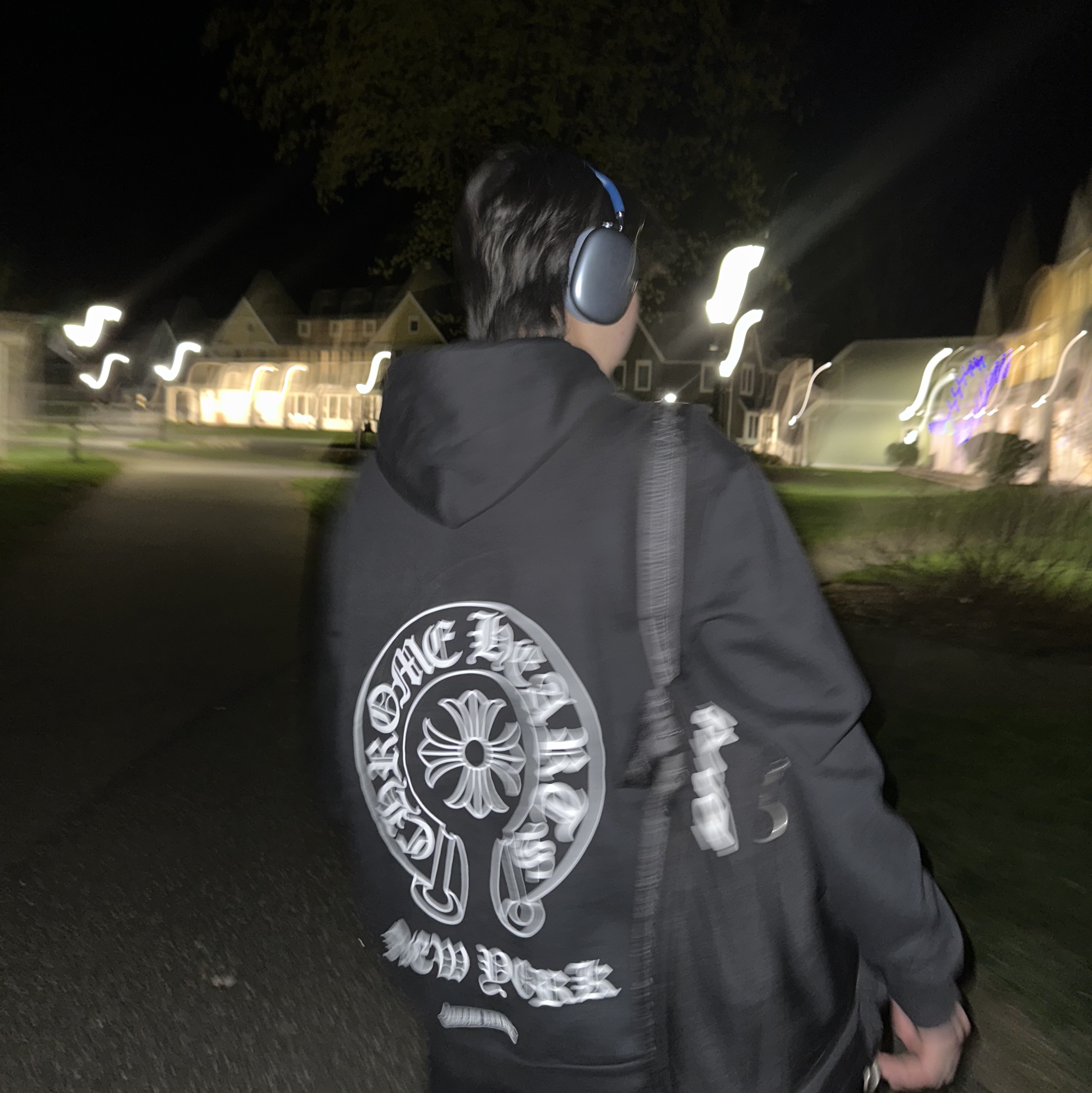 Chrome Hearts Horseshoe Hoodie Black - Korea Exclusive, Apple AirPods Max Lightning Sky Blue (Korean Ver.) 착용 스타일