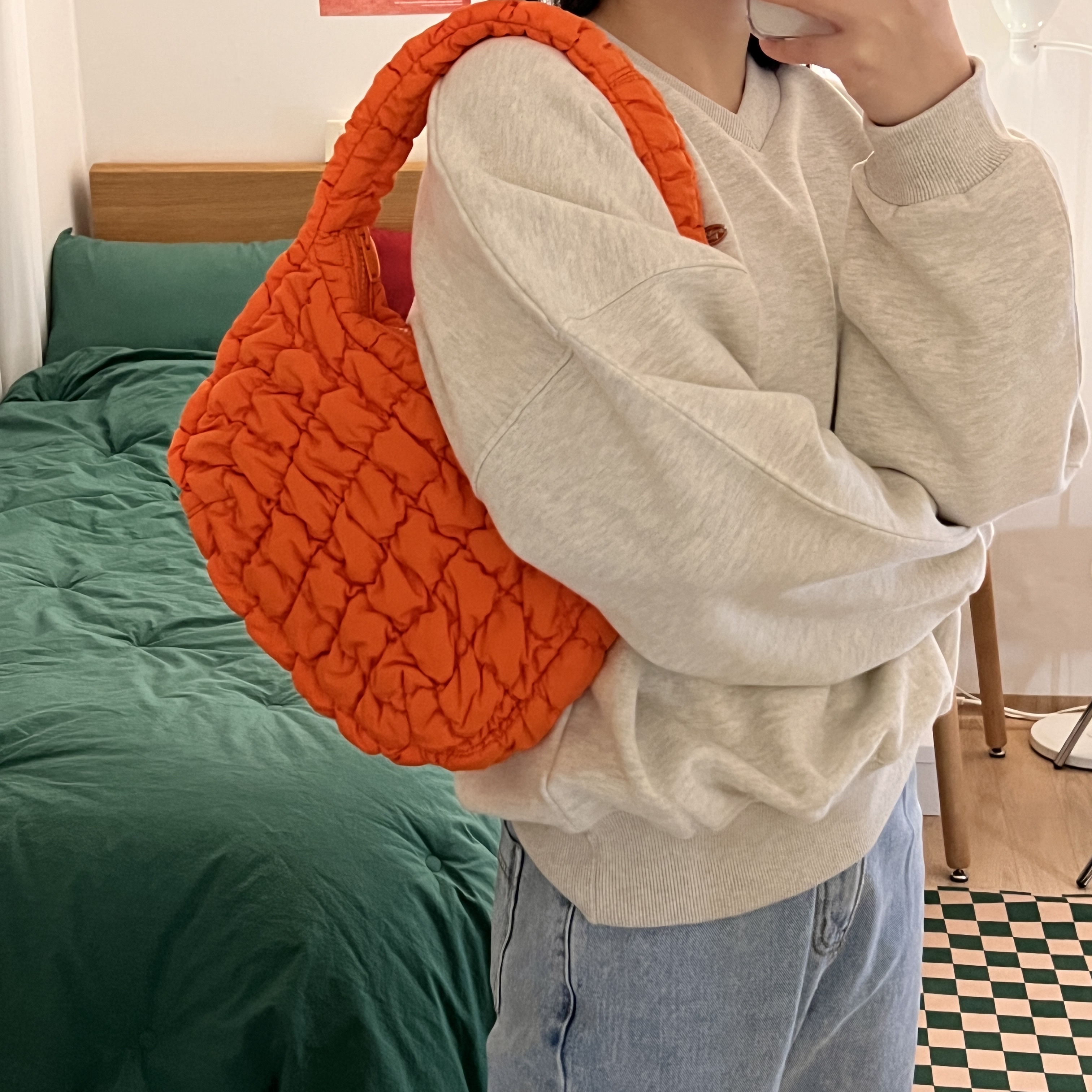 COS Quilted Mini Bag Bright Orange 착용 스타일