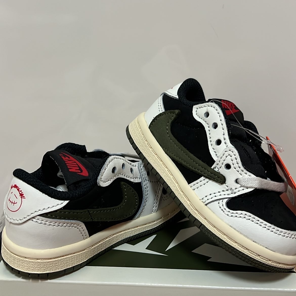 (TD) Jordan 1 x Travis Scott Retro Low OG SP Medium Olive 착용 스타일