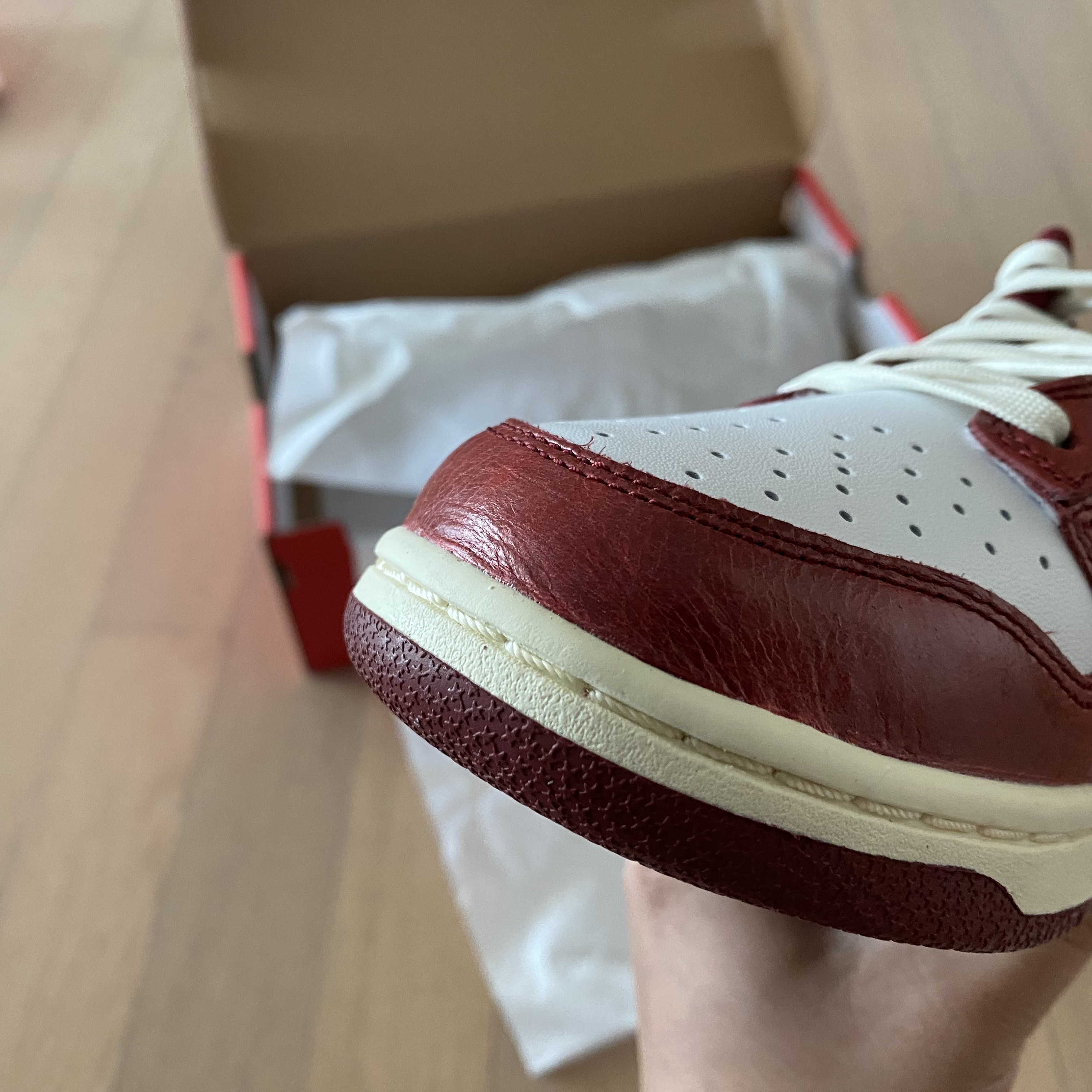 (W) Nike Dunk Low Retro PRM Team Red and White 착용 스타일 - 3