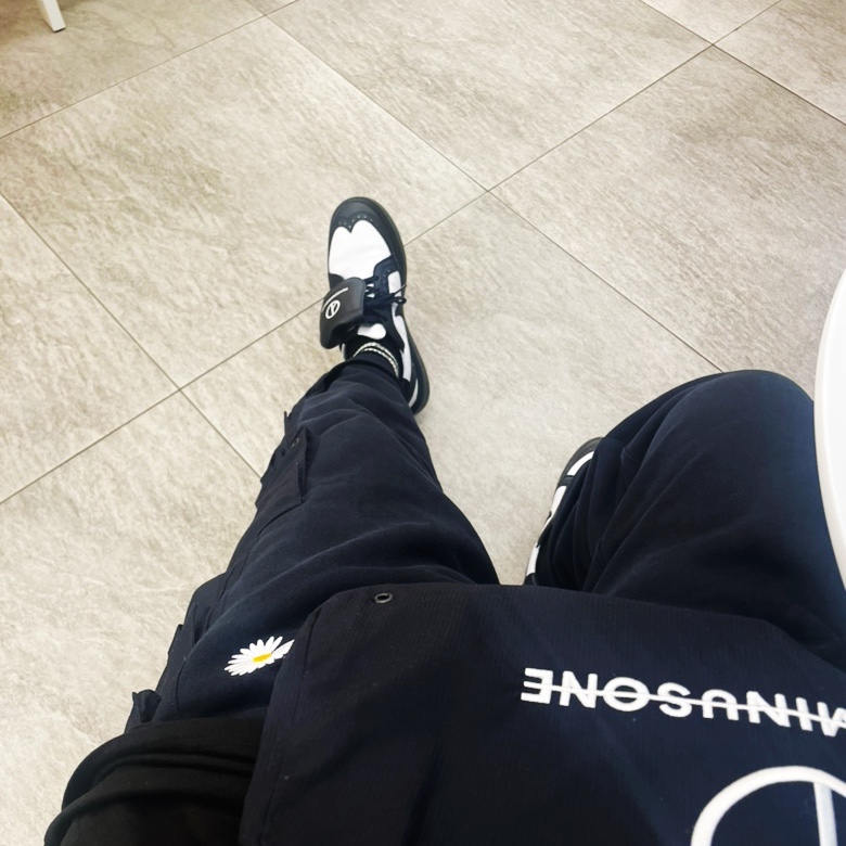 Nike x Peaceminusone Wide Pants Black (DR0096-010), Nike x Peaceminusone Kwondo1 Black and White 착용 스타일