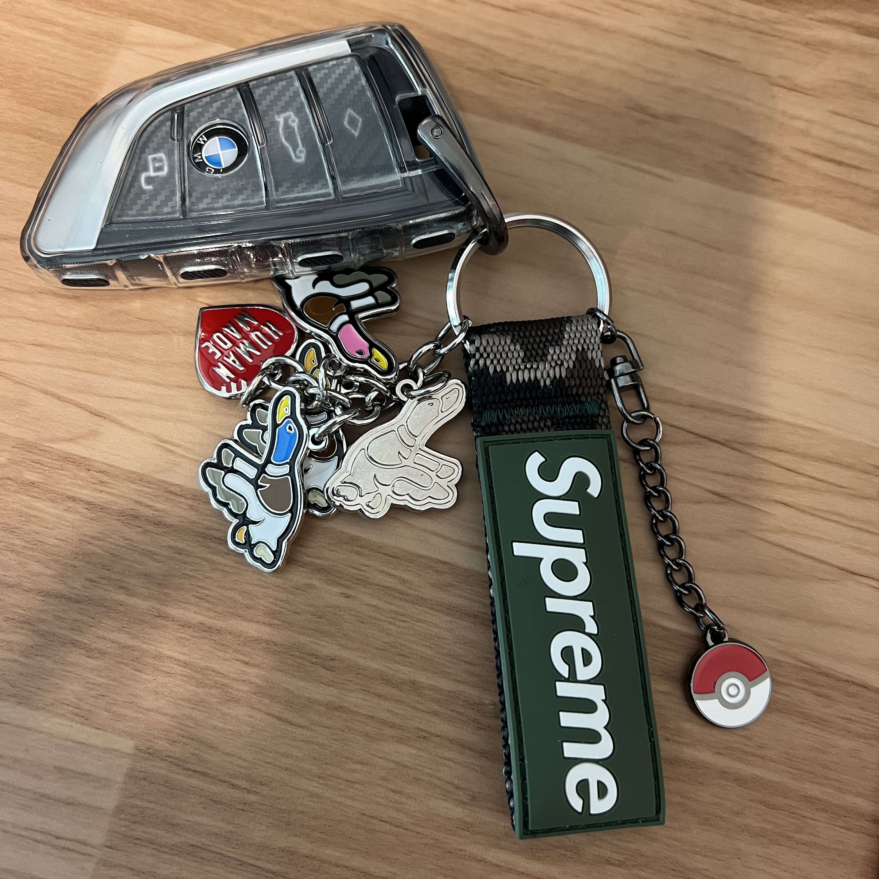 Supreme Webbing Keychain Green Camo - 23SS, Human Made Flying Duck Keyring Silver 착용 스타일