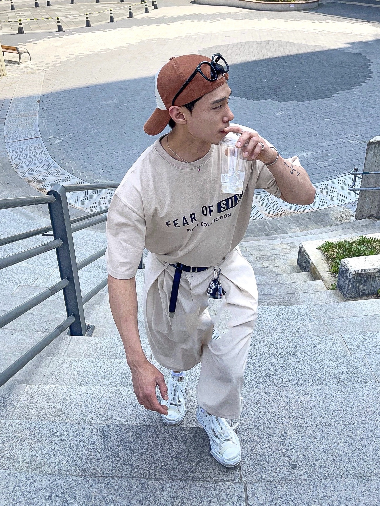 Maison Mihara Yasuhiro Hank OG Sole OH Canvas Low-top Sneakers White 착용 스타일 - 3