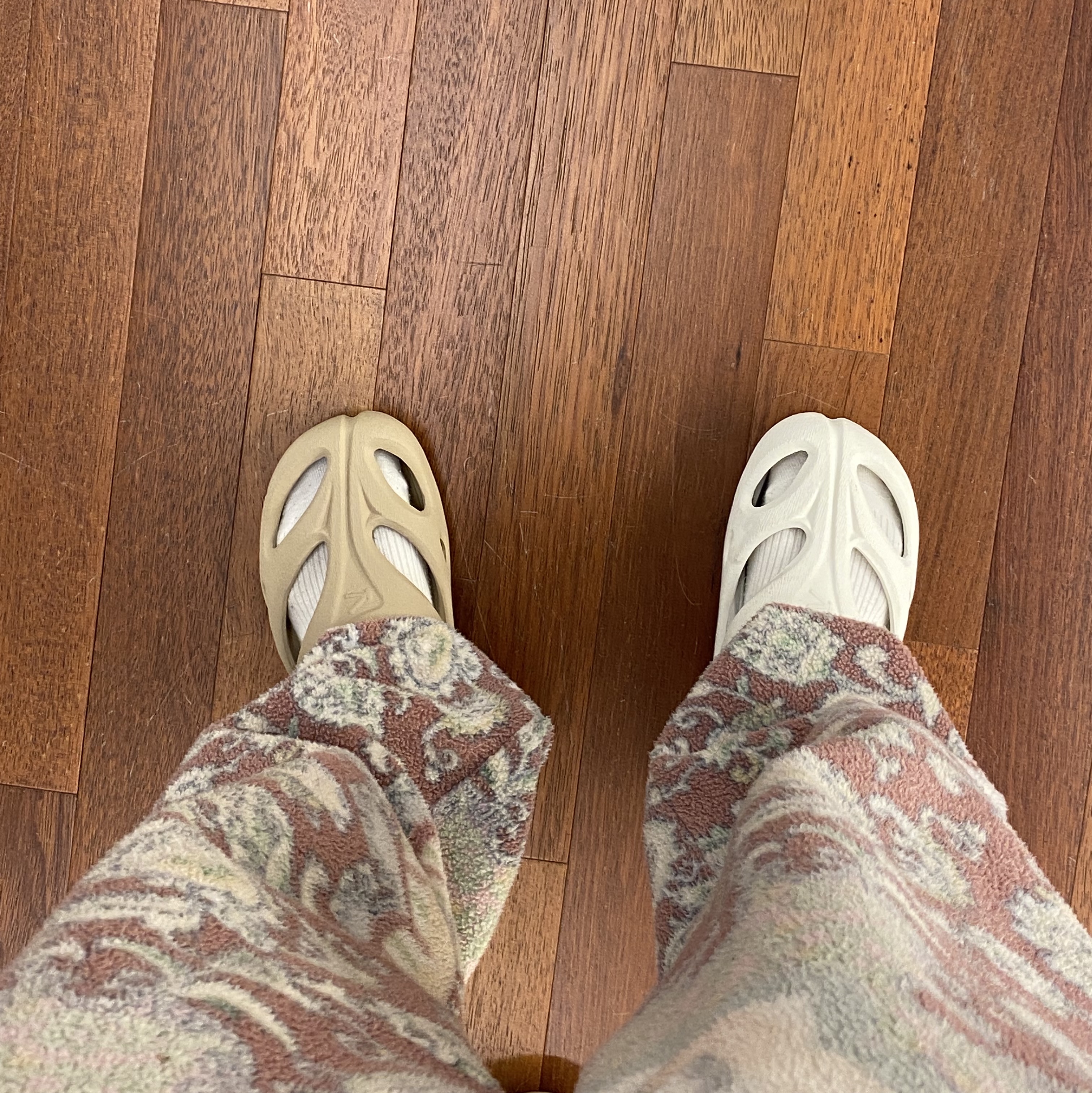 (W) Keen Shanti White Black 착용 스타일