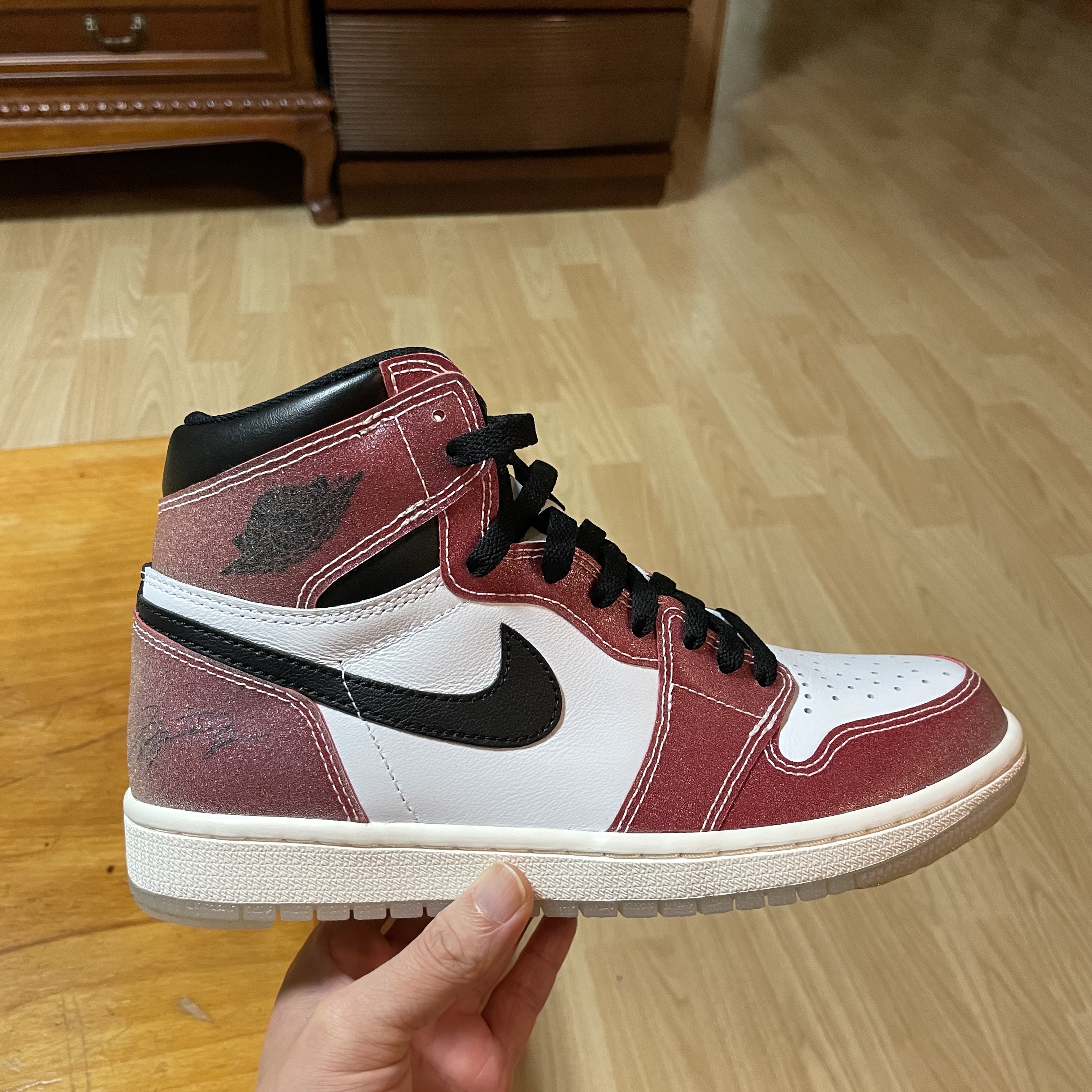 Jordan 1 x Trophy Room Retro High OG SP Chicago 착용 스타일