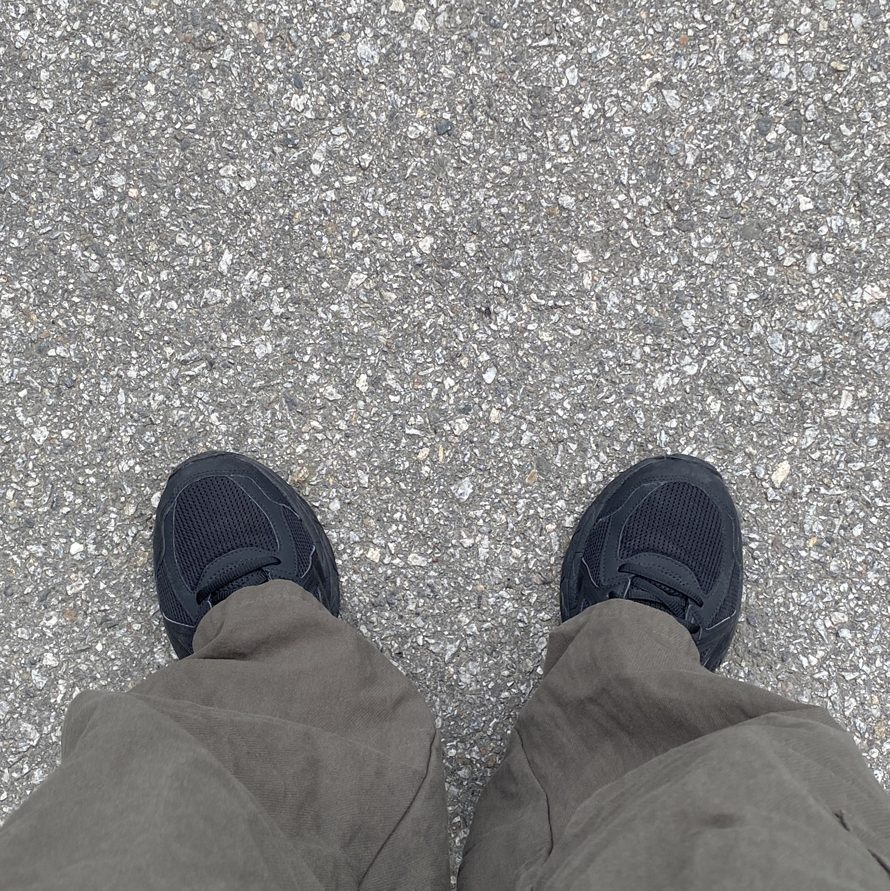 Asics Jog 100 T Black - 4E Extra Wide 착용 스타일