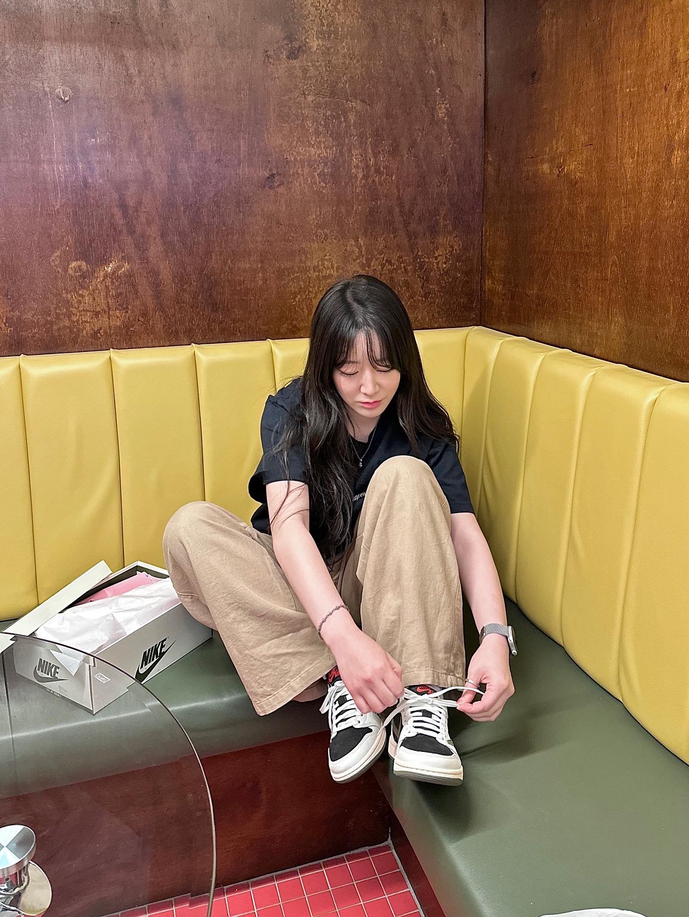 Supreme FTW T-Shirt Black - 18SS, (W) Jordan 1 x Travis Scott Retro Low OG SP Medium Olive 착용 스타일 - 2