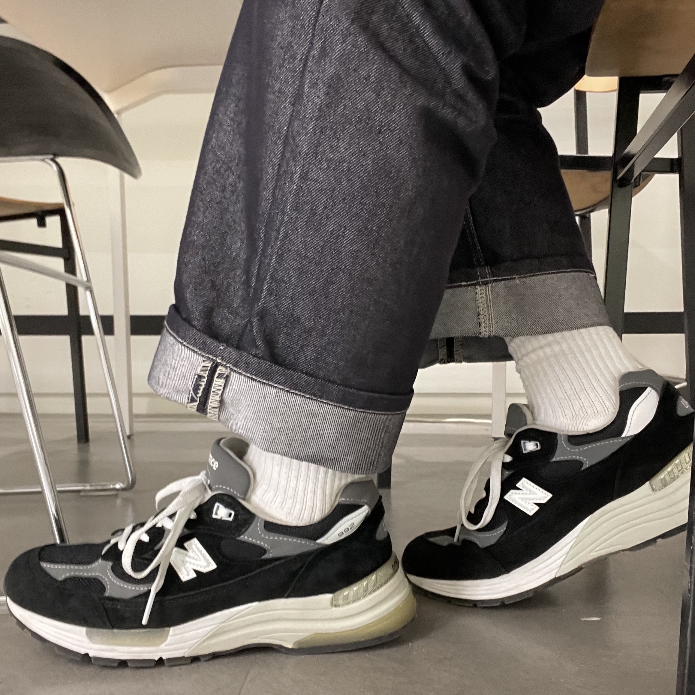 New Balance 992 Made in USA Black Grey 착용 스타일