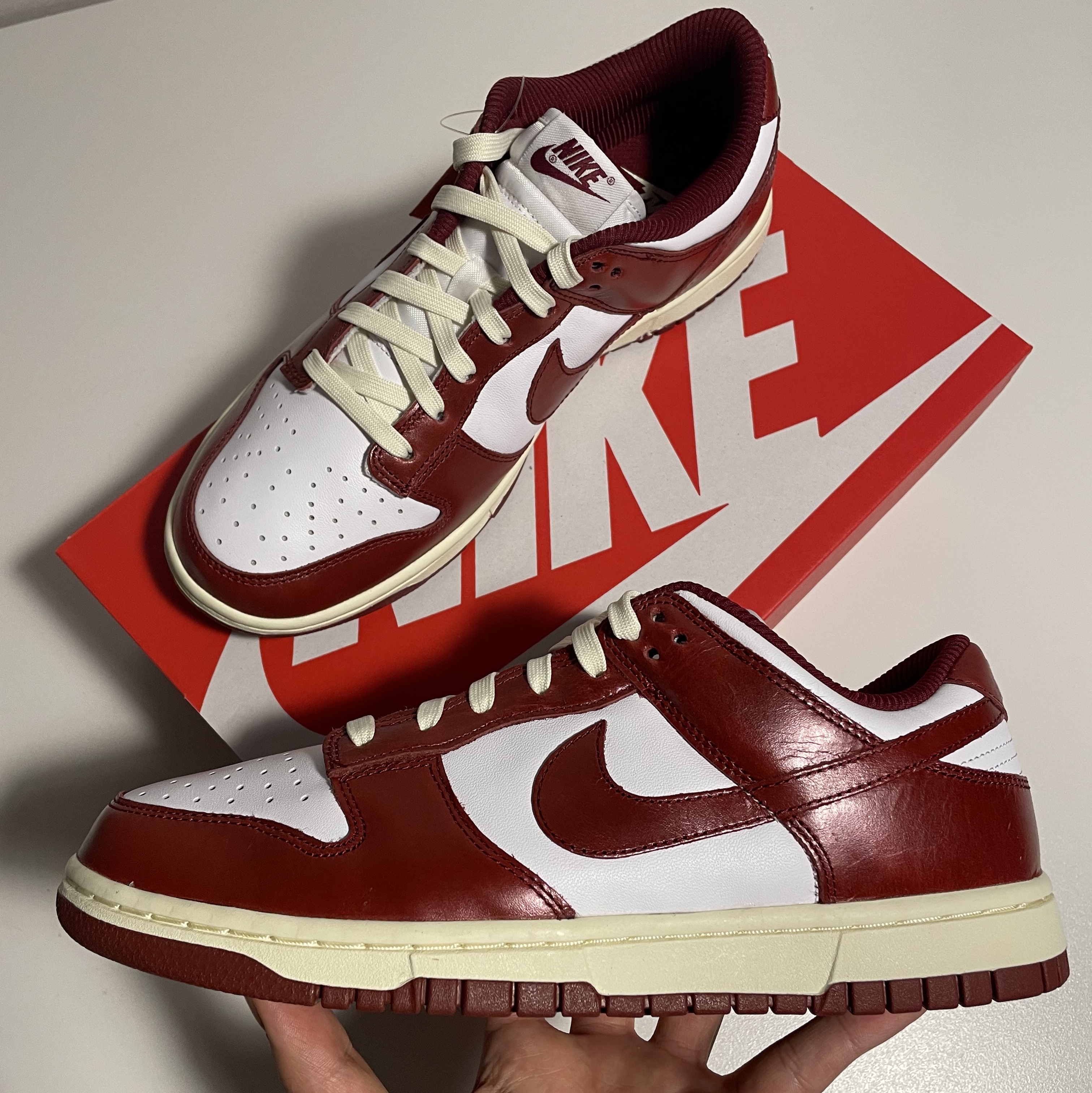 (W) Nike Dunk Low Retro PRM Team Red and White 착용 스타일