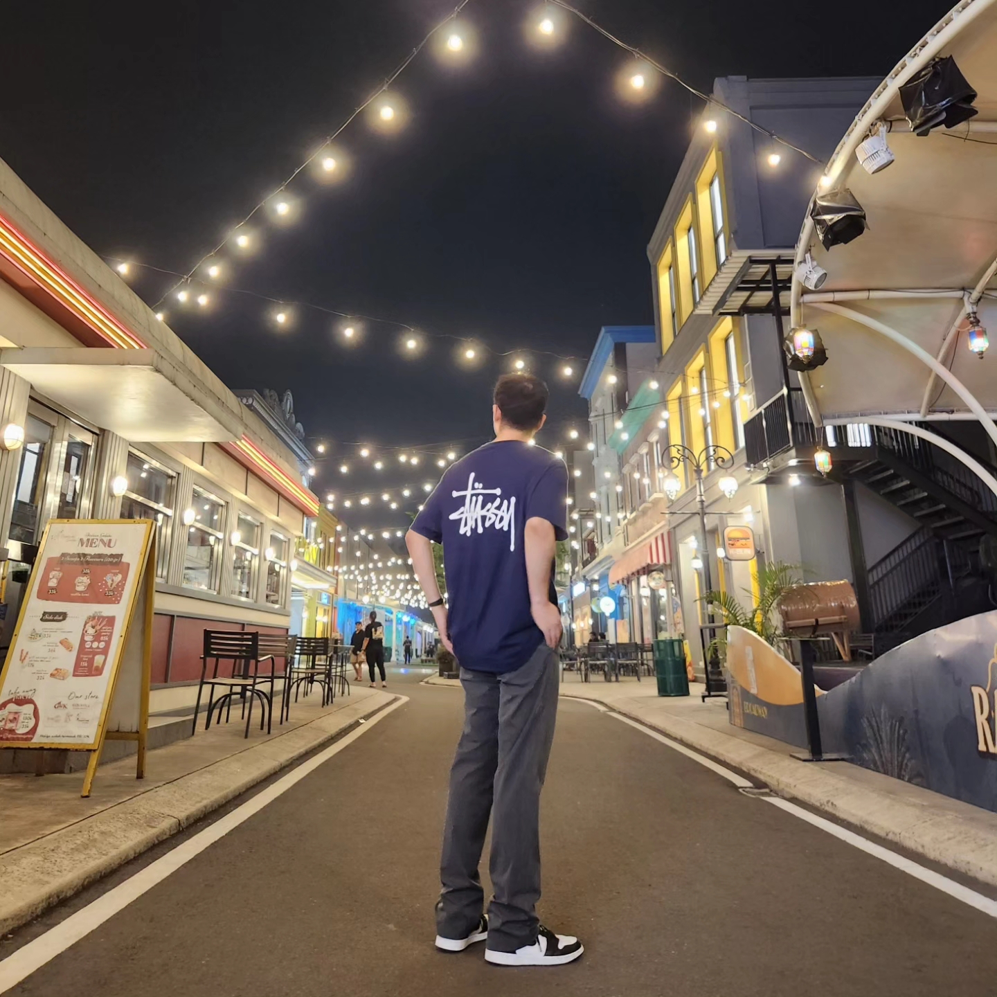 Jordan 1 Retro High OG Black White 2014, Stussy Basic Stussy T-Shirt Navy 2022 착용 스타일 - 1