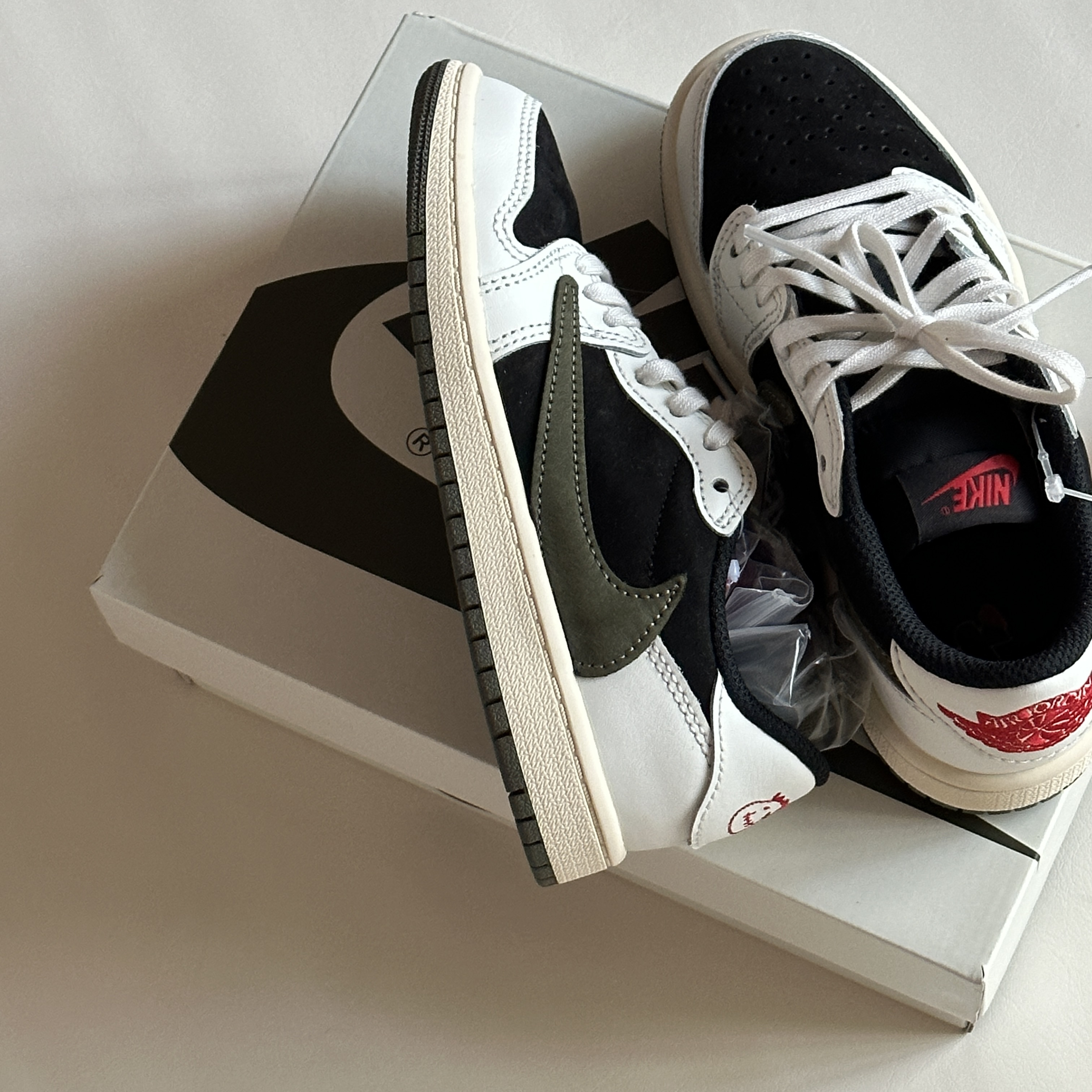 (PS) Jordan 1 x Travis Scott Retro Low OG SP Medium Olive 착용 스타일