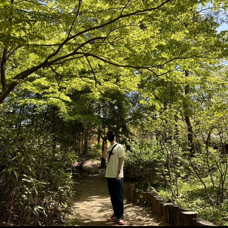 Ader Error Og; Tab @HT Off White, Nike x NBA Dunk Low Retro EMB Black and Chile Red 착용 스타일 - 2