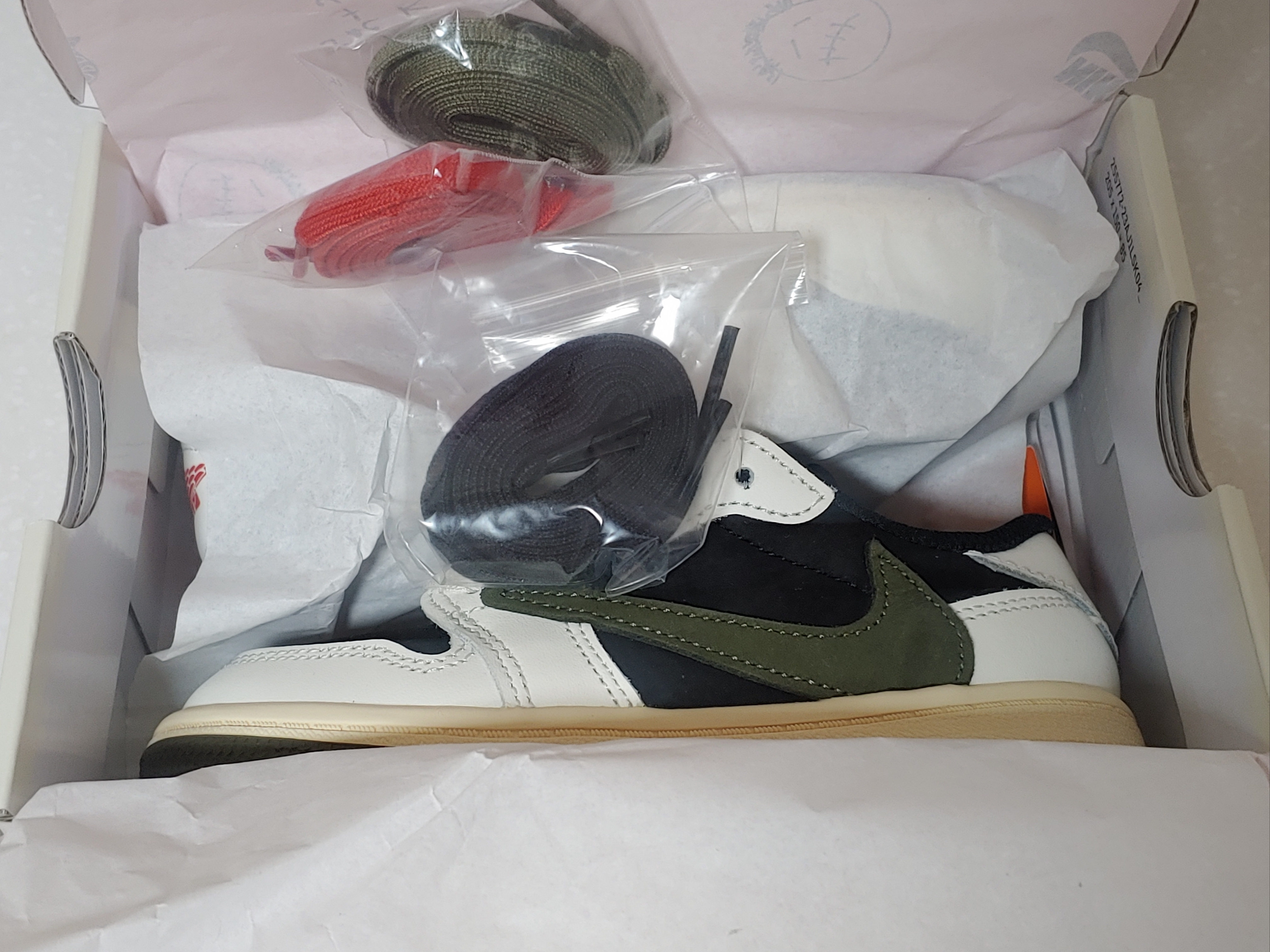 (TD) Jordan 1 x Travis Scott Retro Low OG SP Medium Olive 착용 스타일 - 2