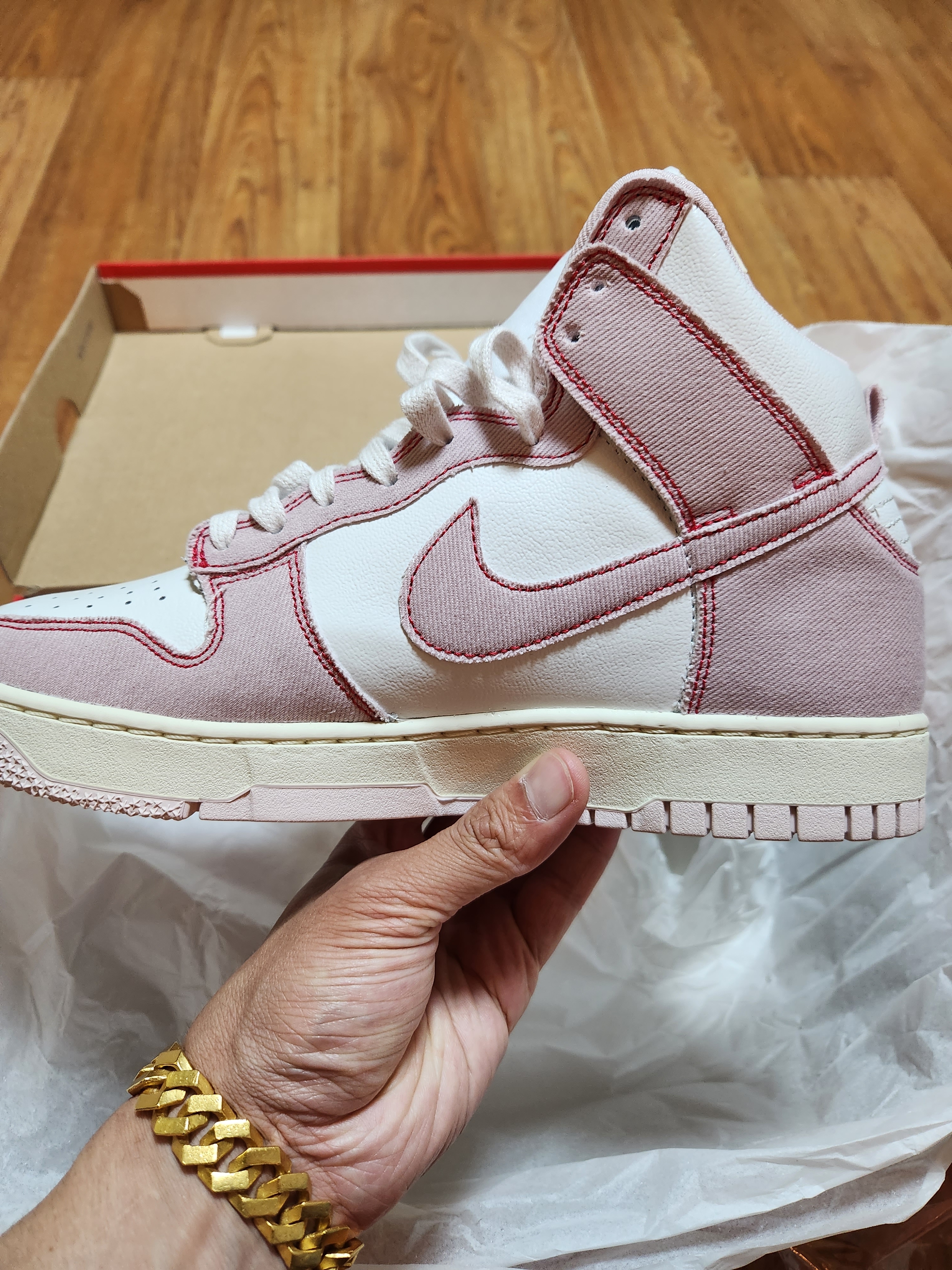 Nike Dunk High 1985 Barely Rose 착용 스타일 - 2