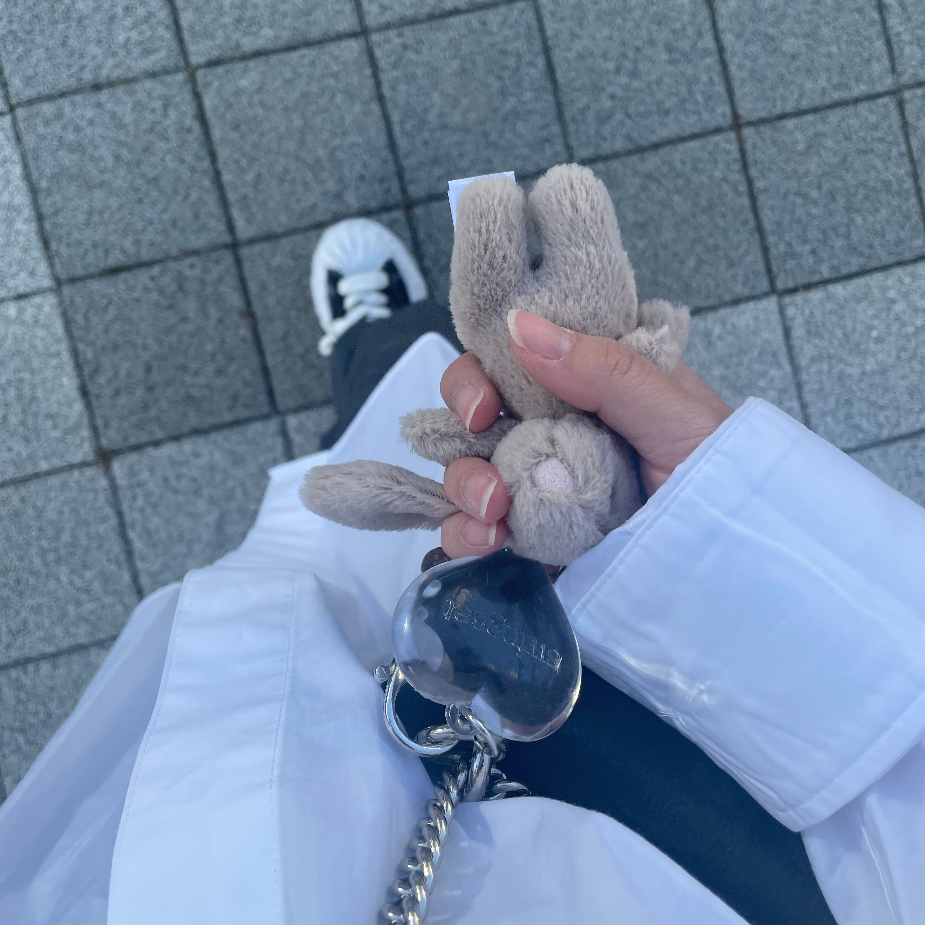 Jellycat Bashful Bunny Bag Charm Beige 착용 스타일
