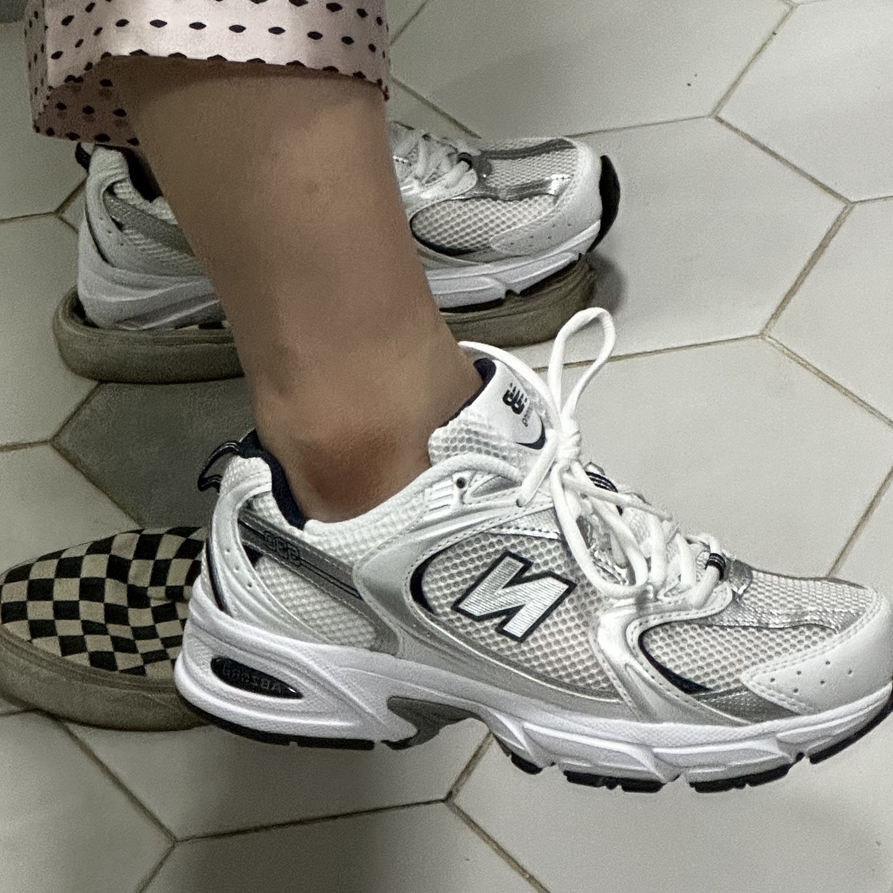New Balance 530 White 착용 스타일