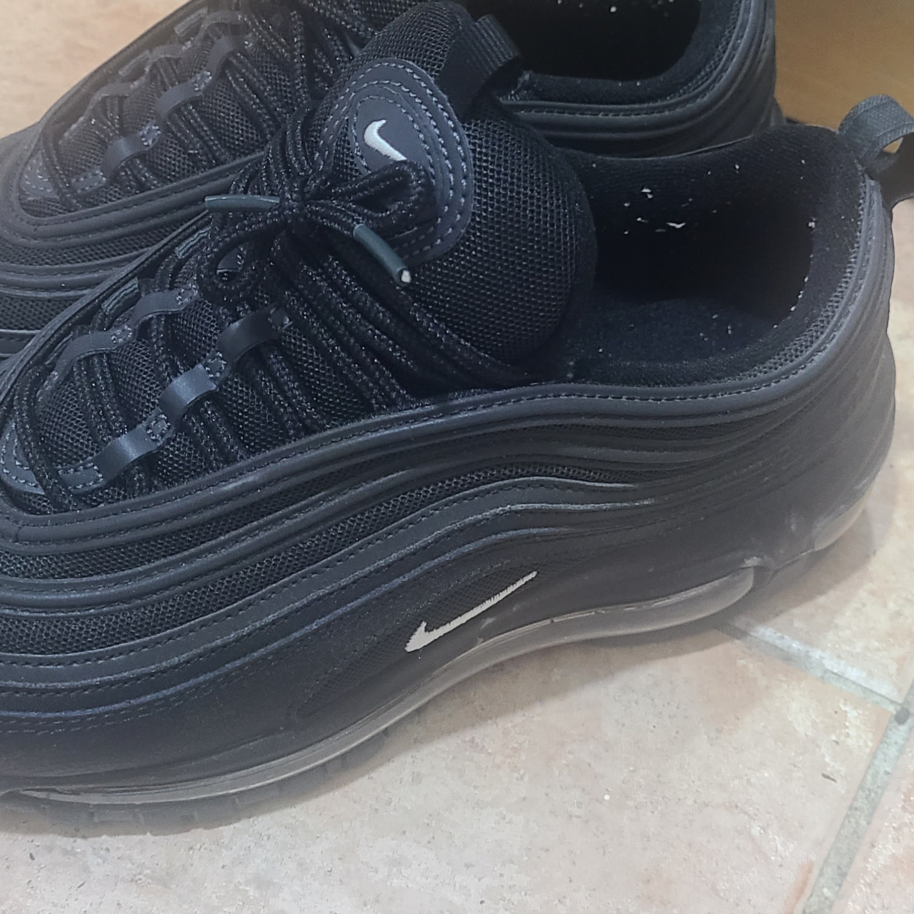 Nike Air Max 97 Black White Anthracite 착용 스타일 - 2