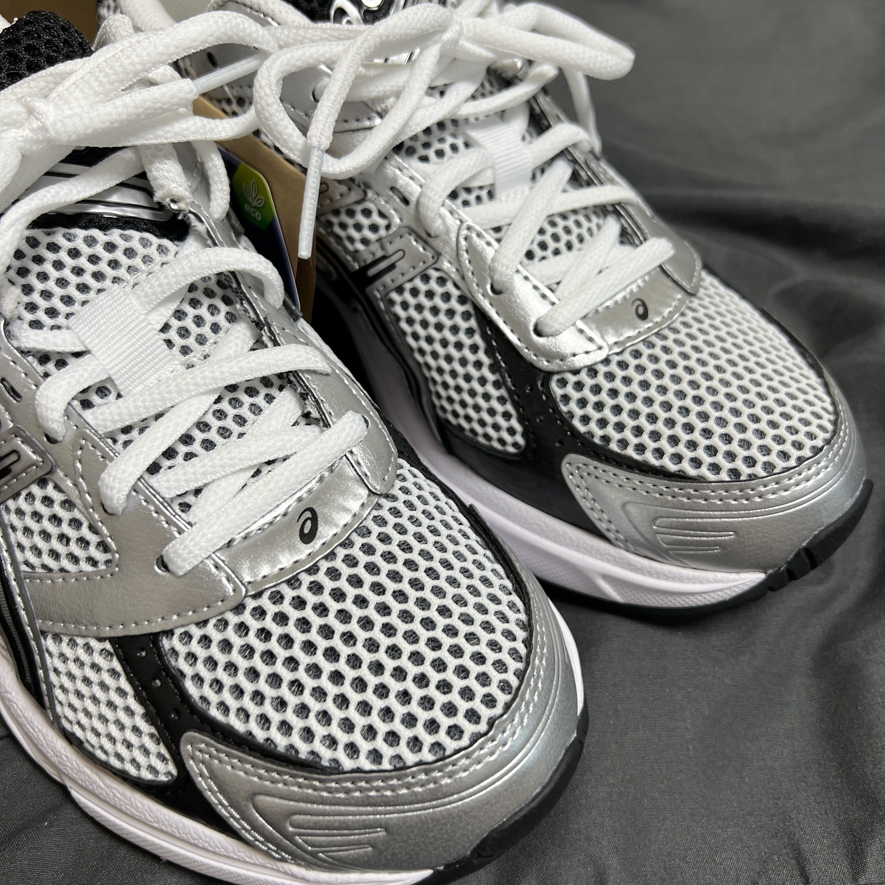 Asics Gel-1130 White Black 착용 스타일 - 3