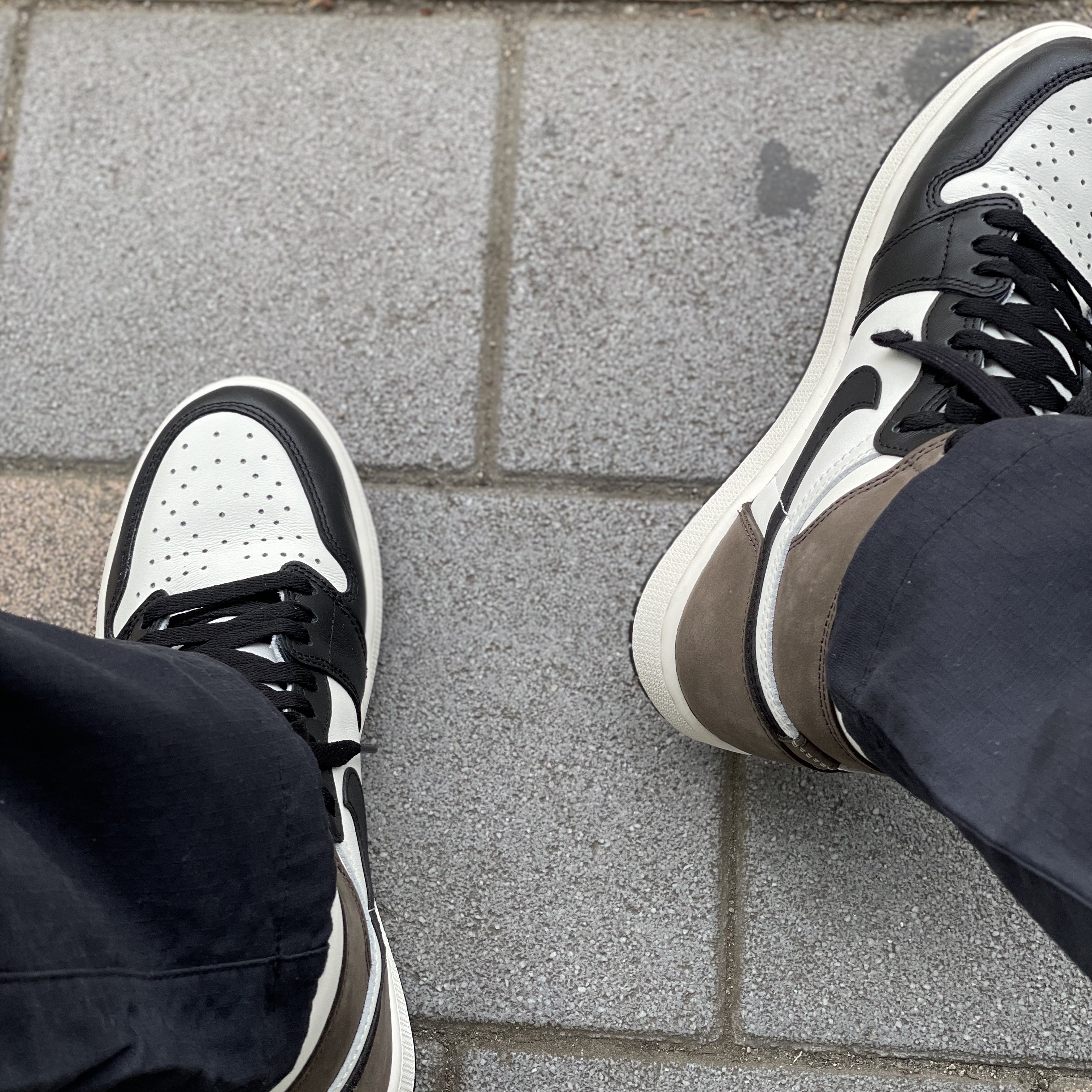 Jordan 1 Retro High OG Black Mocha 착용 스타일 - 1