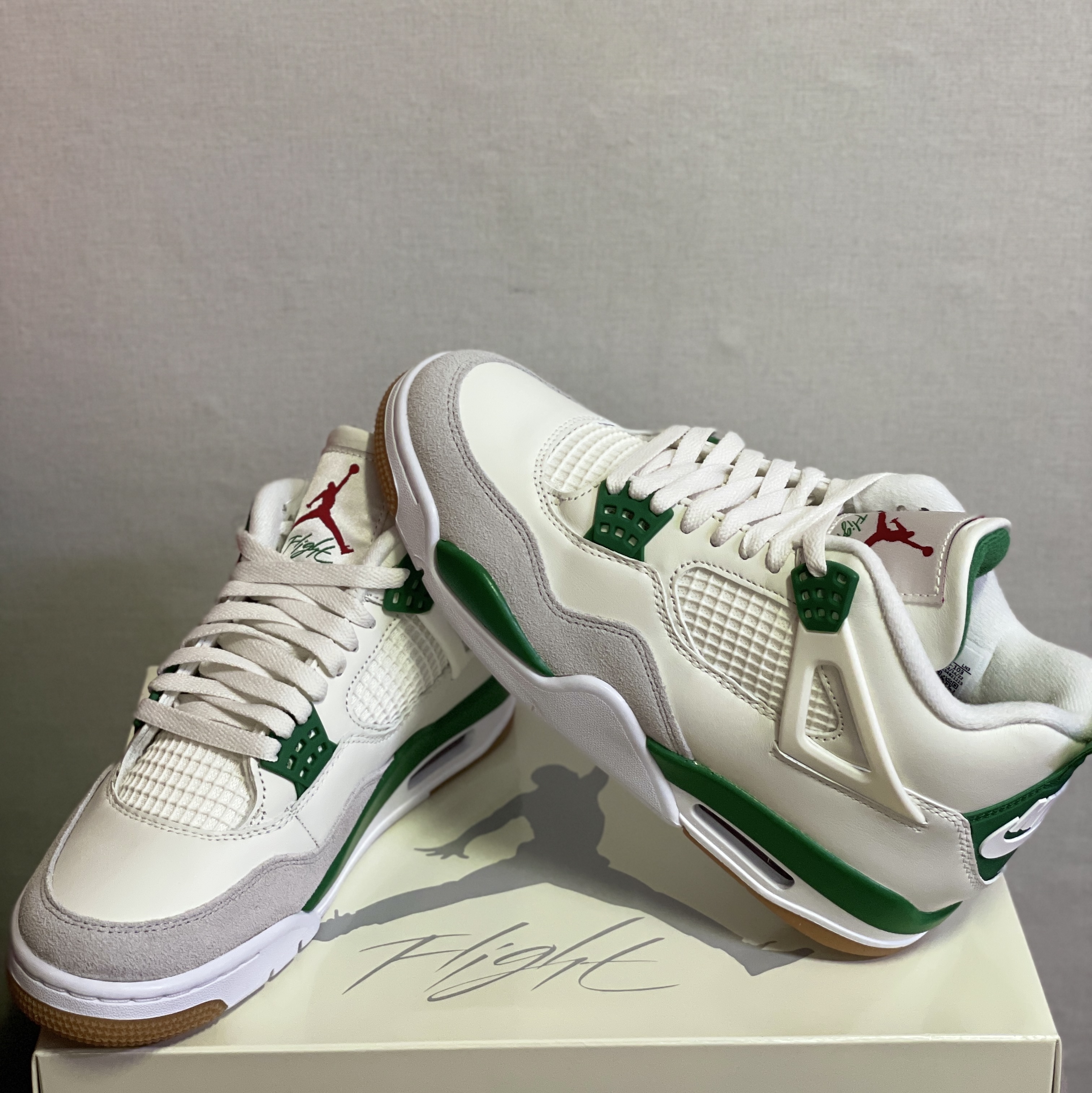 Jordan 4 x Nike SB Retro SP Pine Green 착용 스타일 - 2