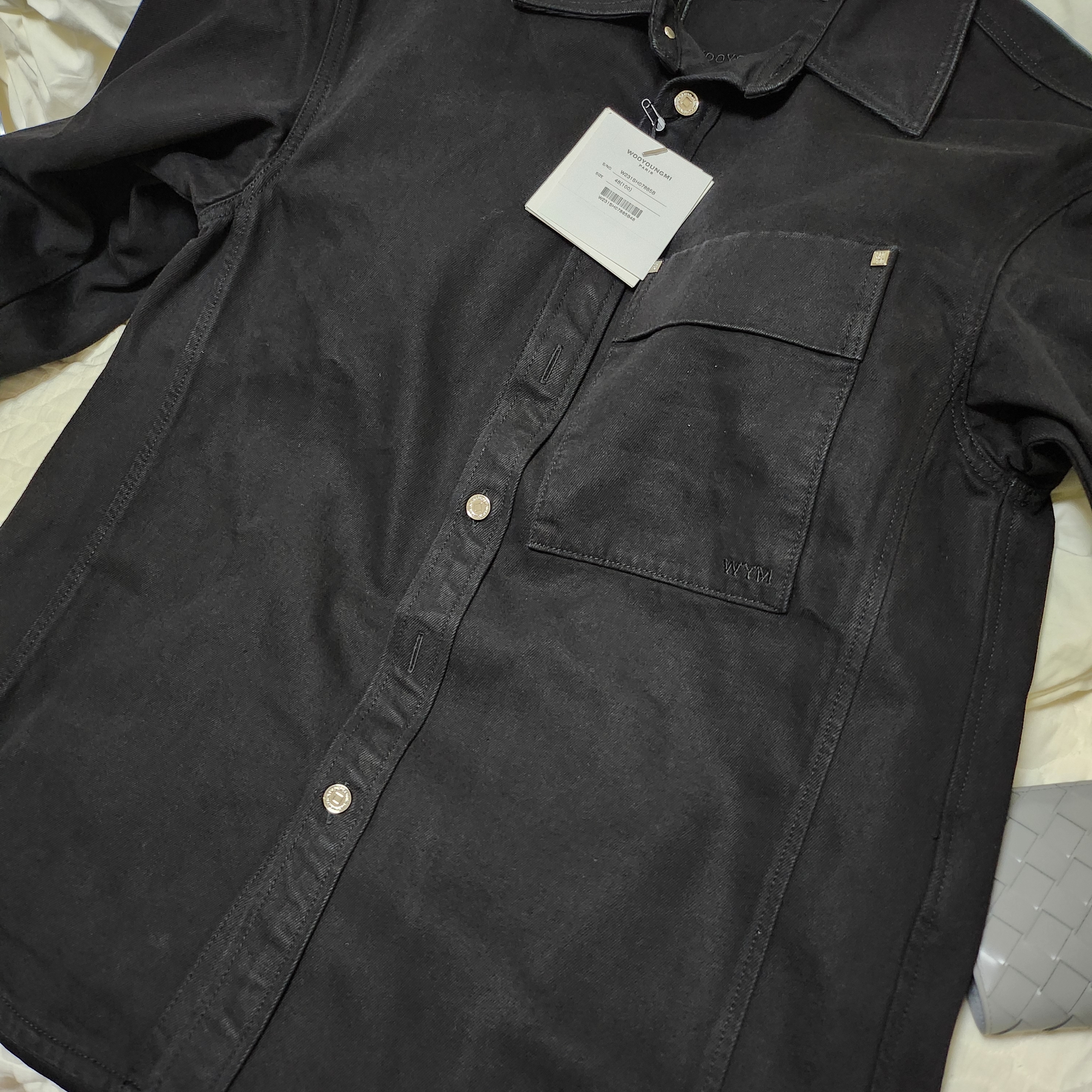 Wooyoungmi Denim Back Logo Shirt Black - 23SS 착용 스타일