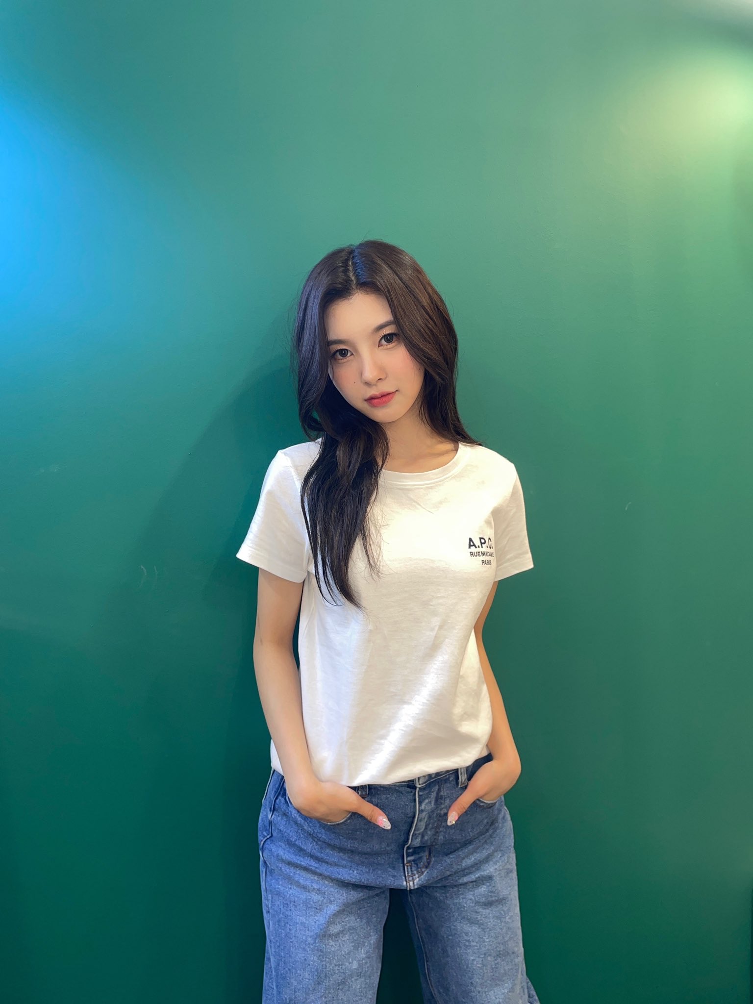 A.P.C. Raymond T-Shirt White 착용 스타일 - 1