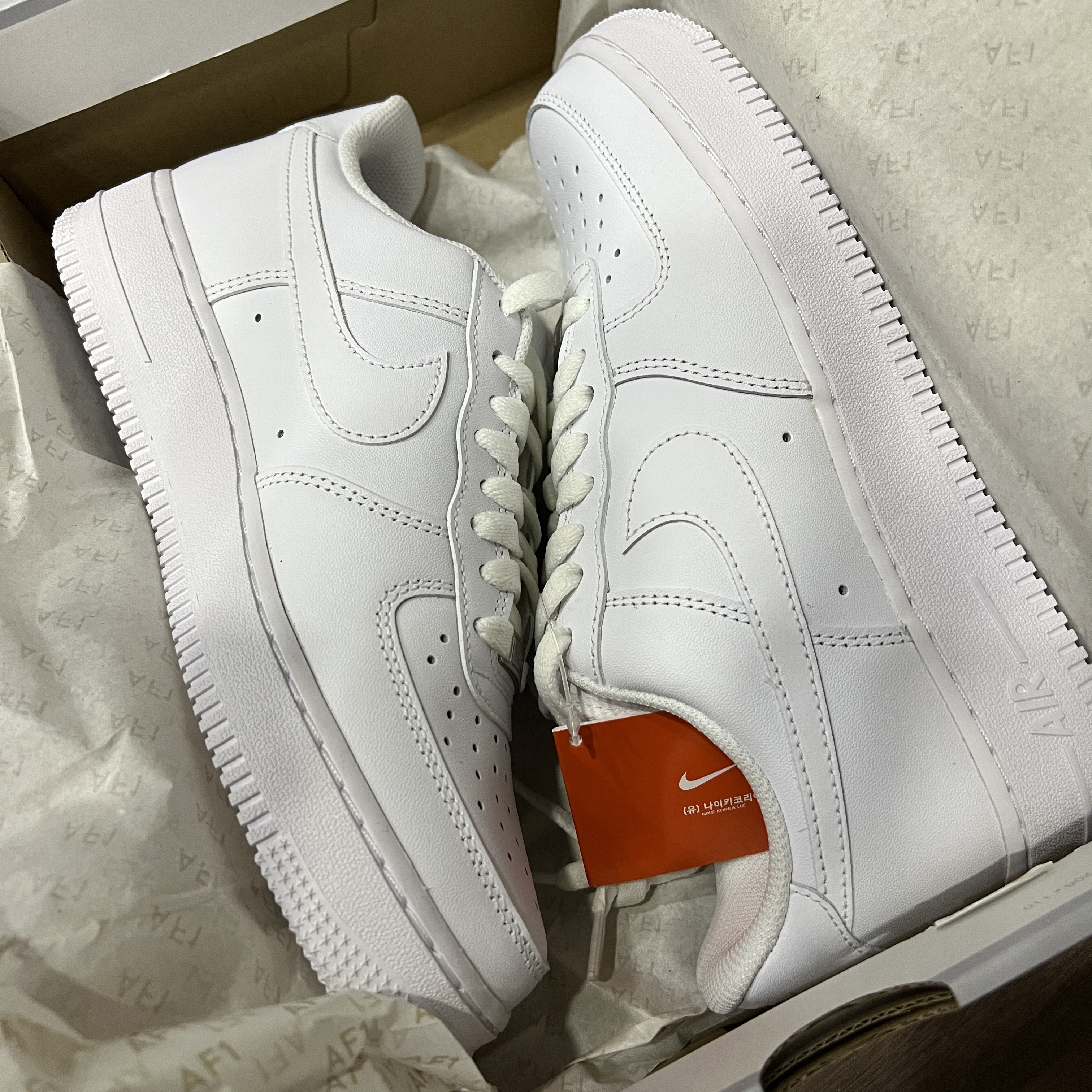 Nike Air Force 1 '07 Low White 착용 스타일