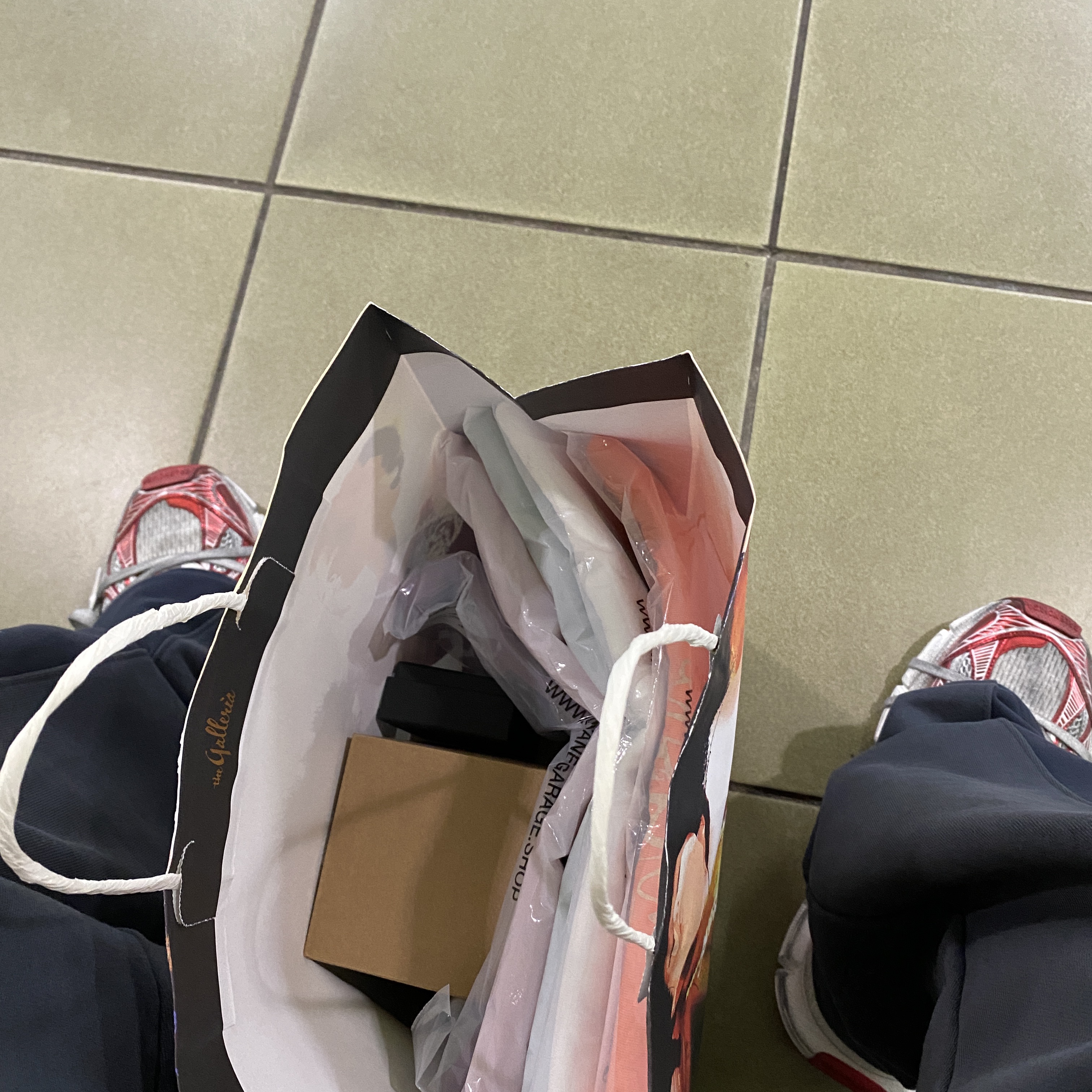 Balenciaga 3XL Sneakers White Red 착용 스타일 - 2