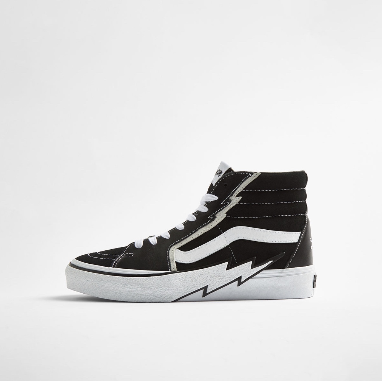 Vans Vault x Mastermind World Sk8-Hi Bolt Black 착용 스타일 - 1