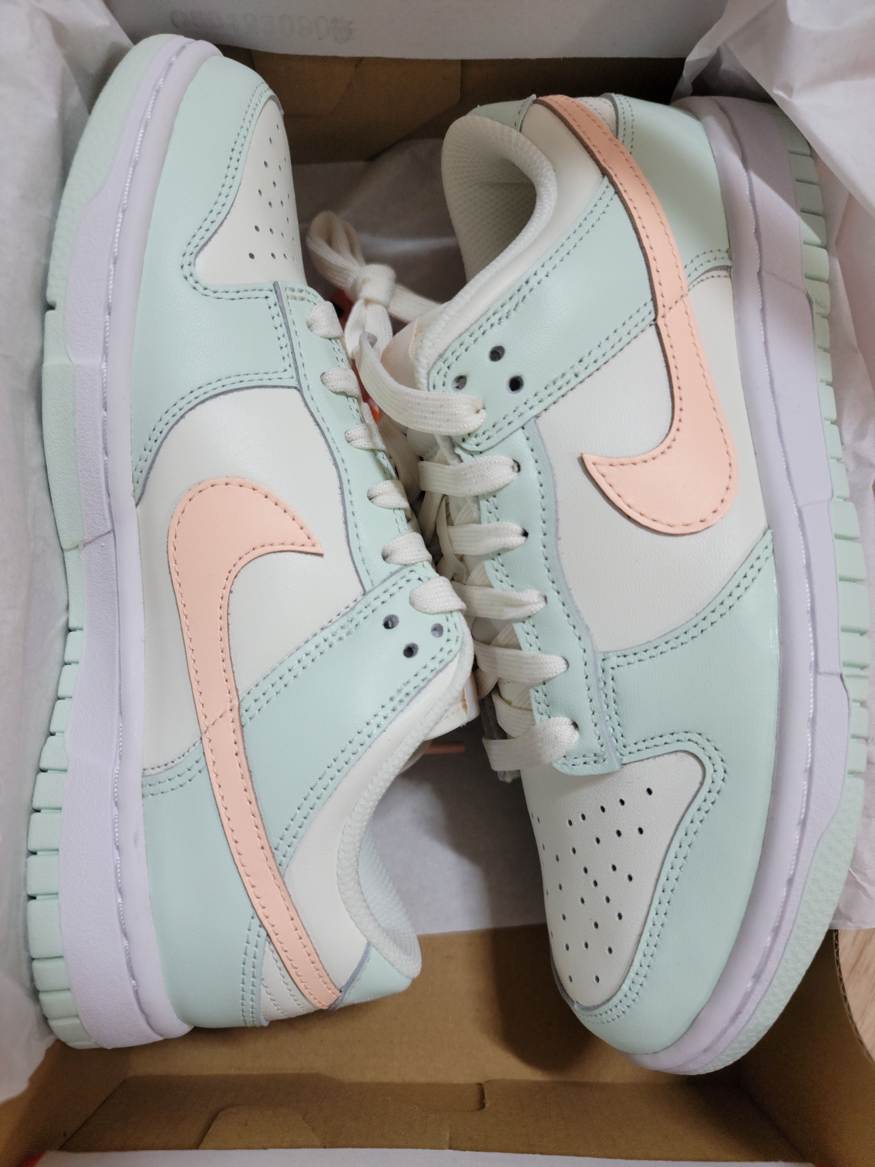 (W) Nike Dunk Low Barely Green 착용 스타일