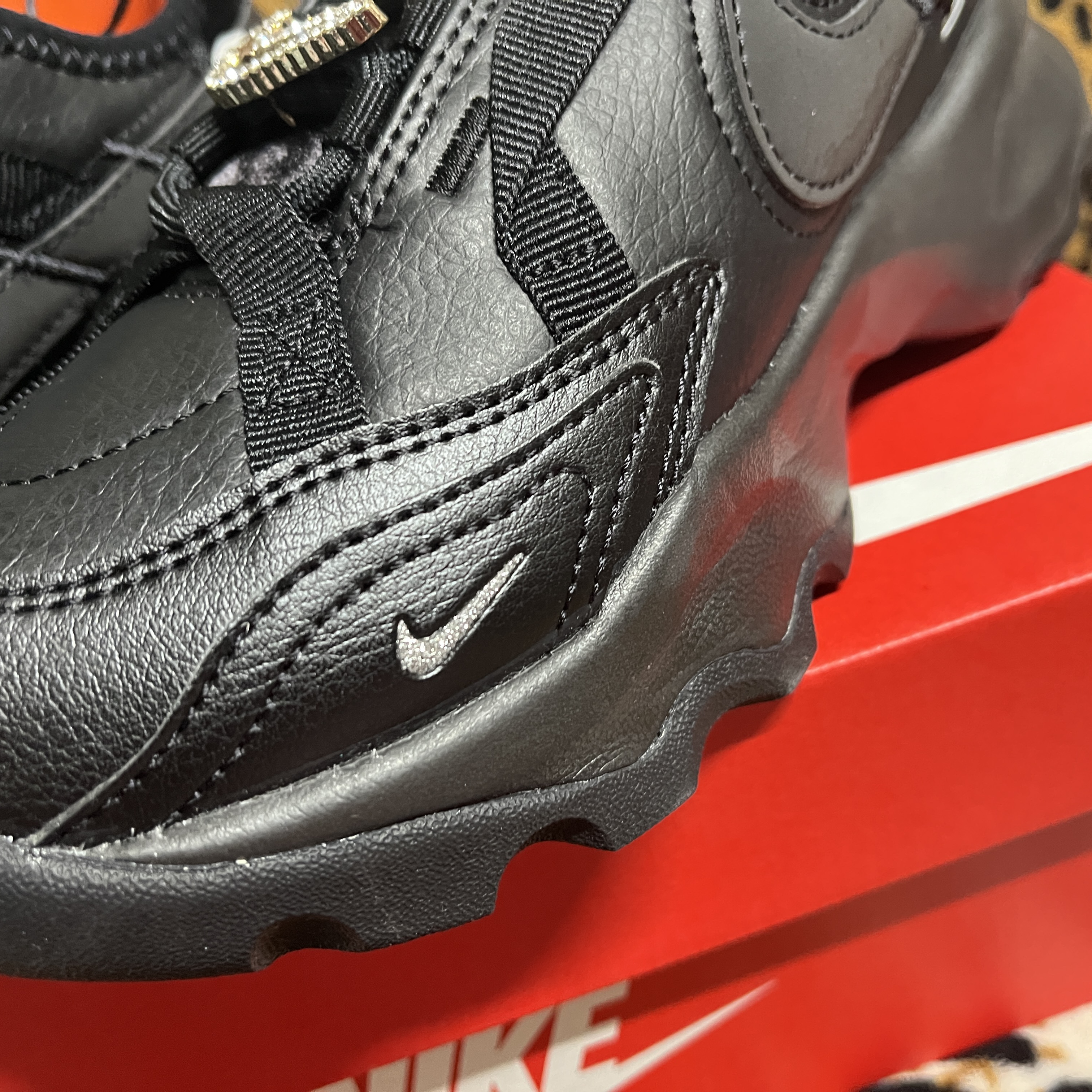 (W) Nike TC 7900 Black 착용 스타일 - 5