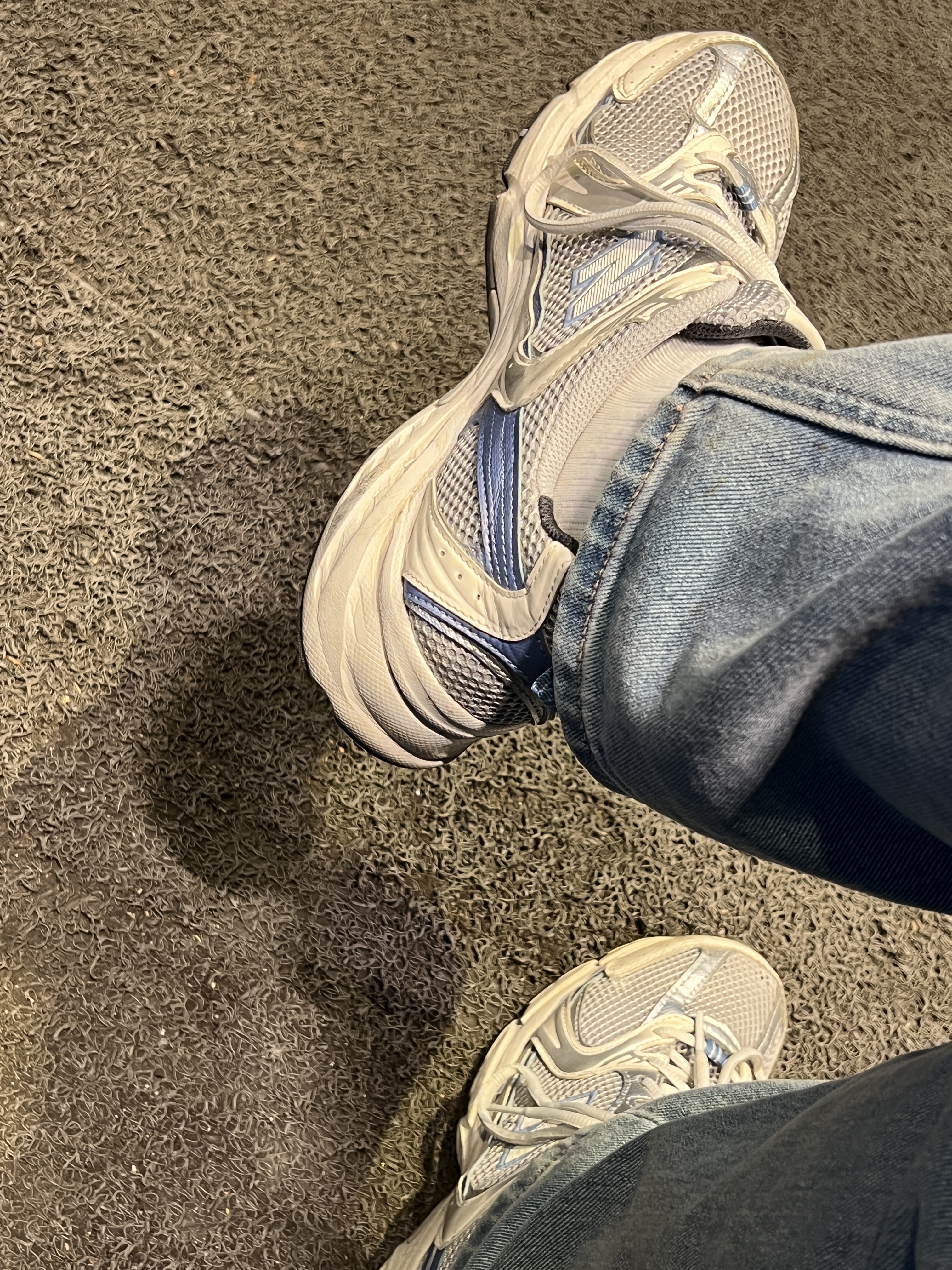 New Balance 530 Steel Blue 착용 스타일