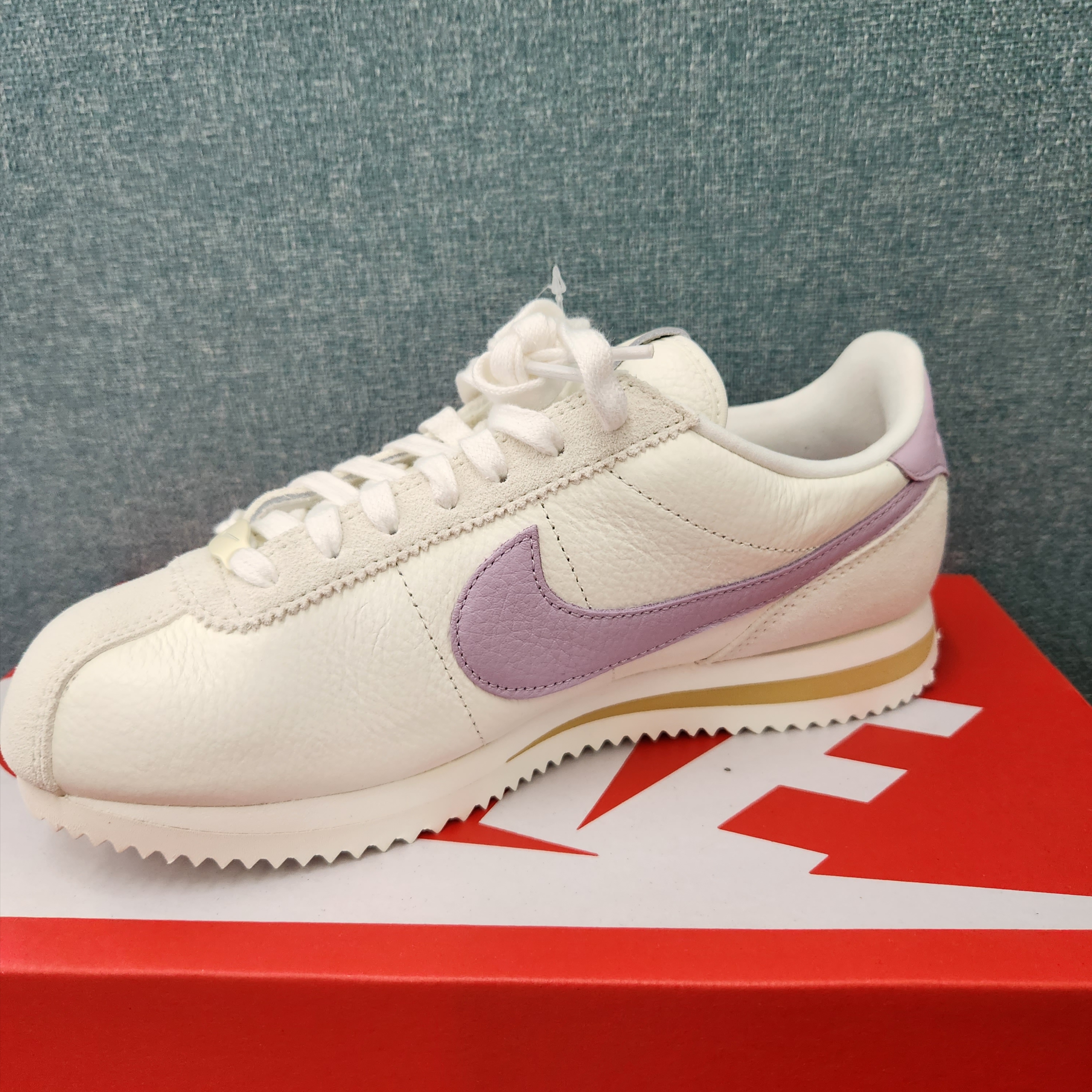(W) Nike Cortez SE Iced Lilac 착용 스타일