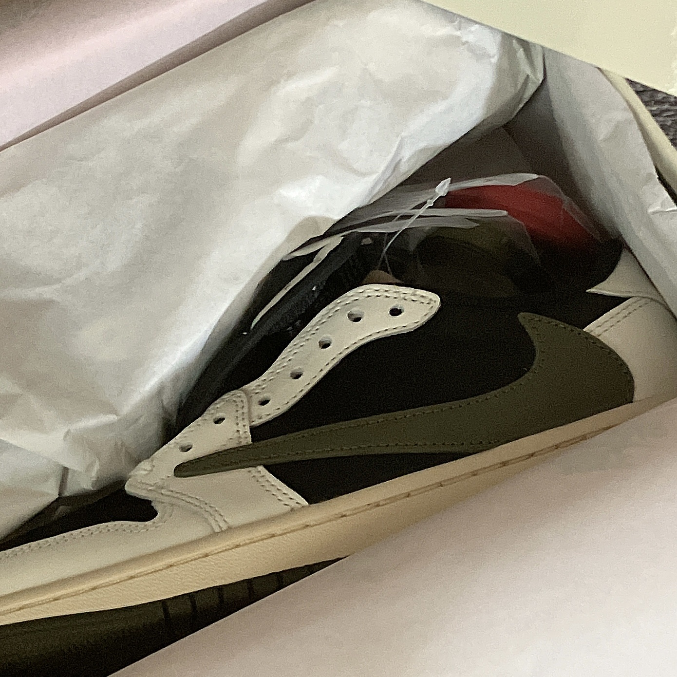 (W) Jordan 1 x Travis Scott Retro Low OG SP Medium Olive 착용 스타일
