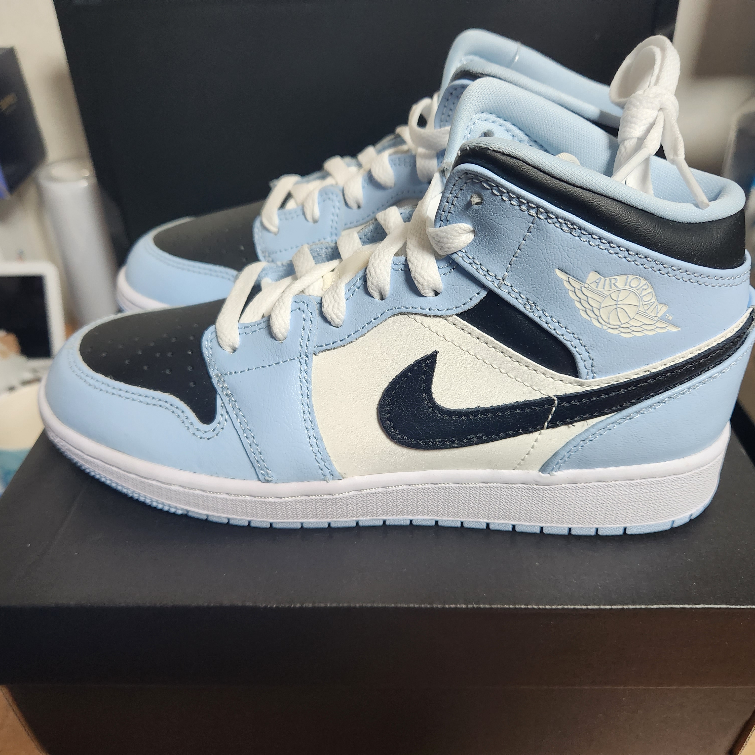 (GS) Jordan 1 Mid Ice Blue Black 착용 스타일 - 2