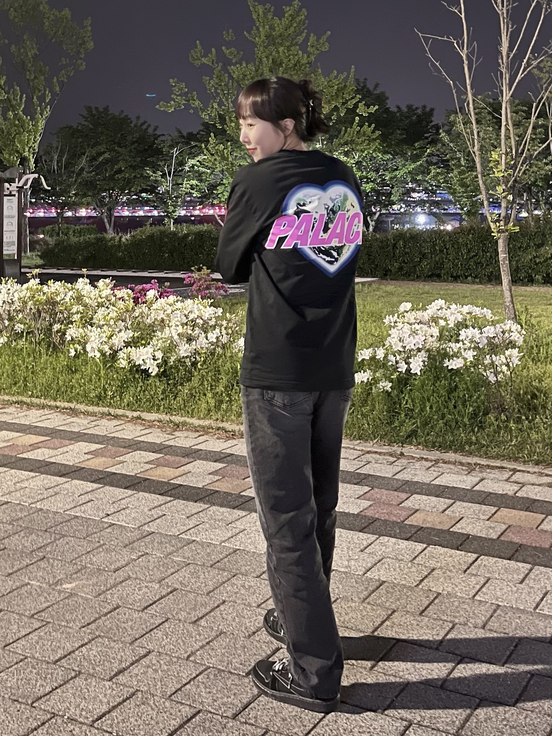 Jordan 1 x Travis Scott Retro Low OG SP Black Phantom, Palace x Rapha EF Education First Long Sleeve T-Shirt Black - 22SS 착용 스타일
