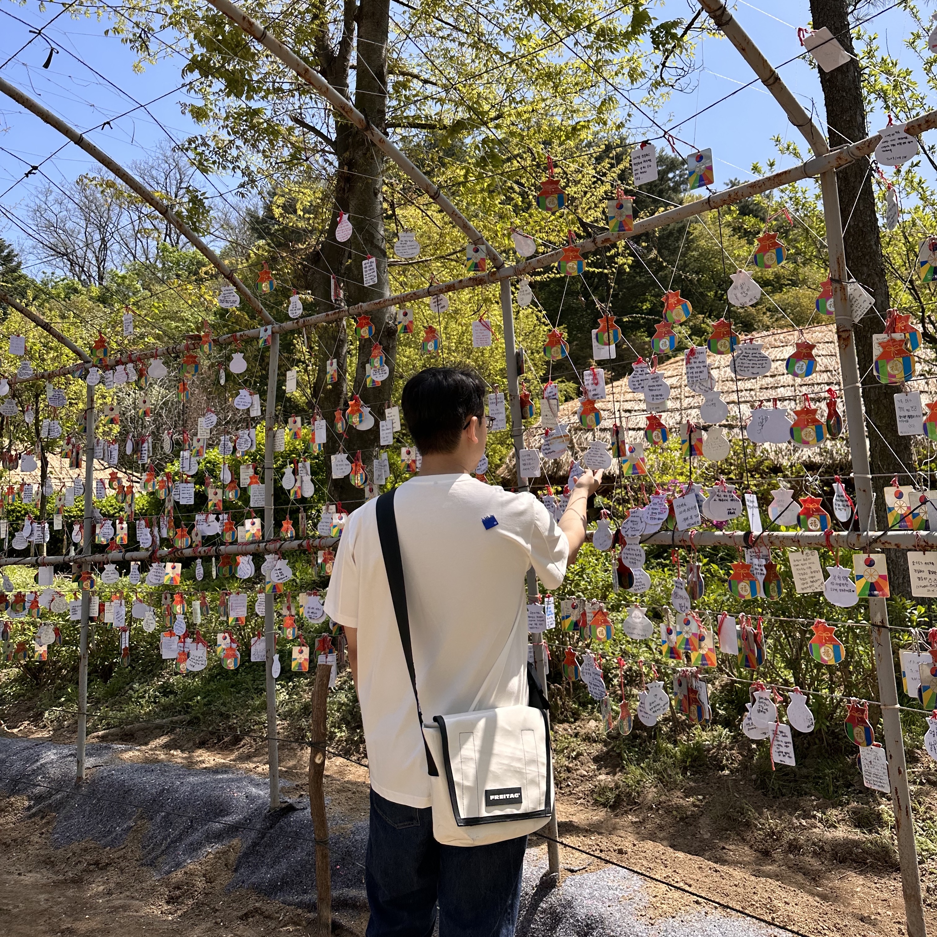 Ader Error Og; Tab @HT Off White, Nike x NBA Dunk Low Retro EMB Black and Chile Red 착용 스타일 - 1