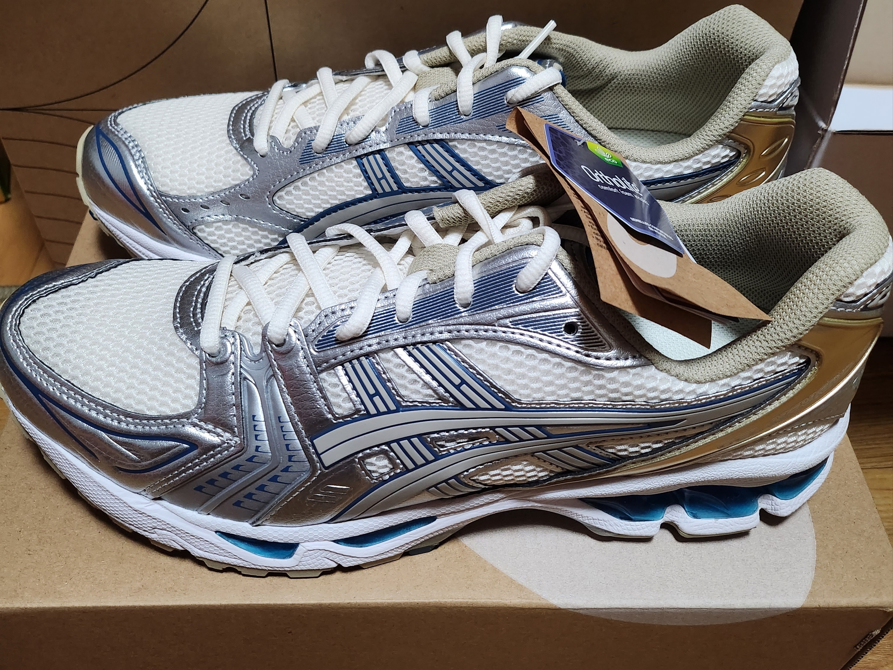 Asics Gel-Kayano 14 Cream Pure Silver 착용 스타일