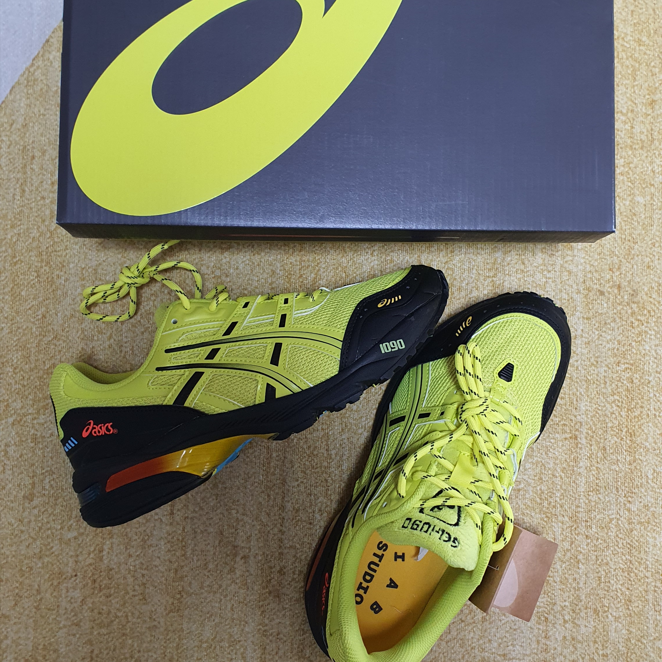 Asics x IAB Studio Gel-1090 Lime 착용 스타일