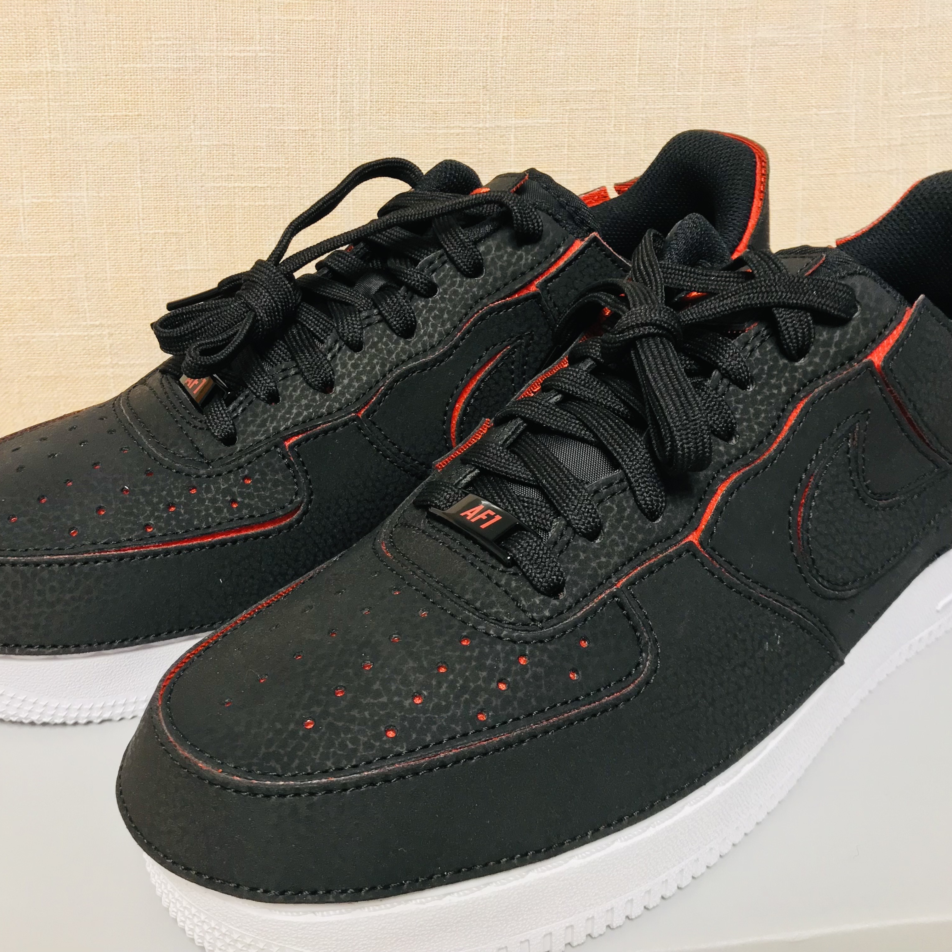 Nike Air Force 1/1 Custom Uptown 착용 스타일 - 1