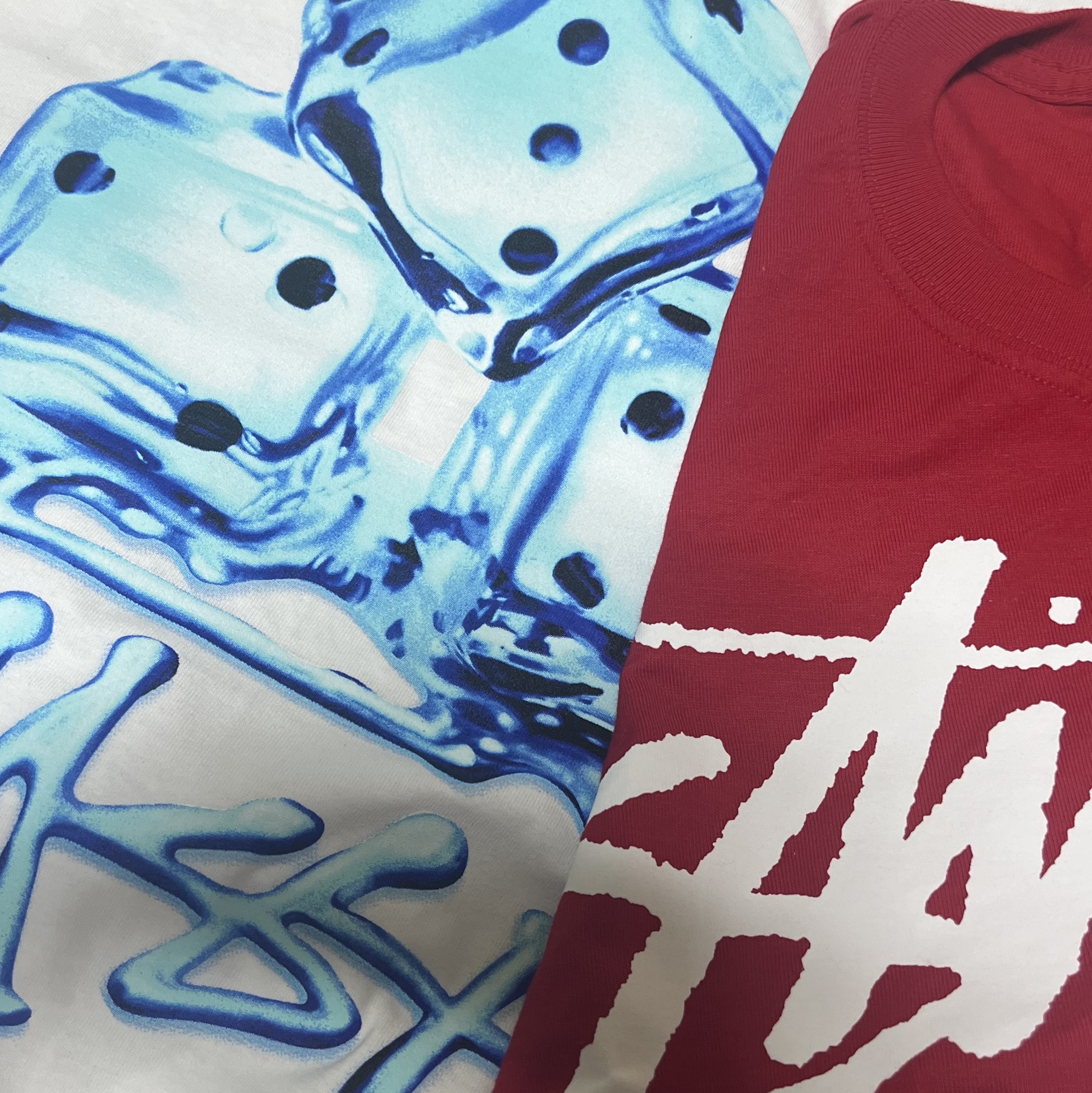 Stussy Melted T-Shirt White, Stussy World Tour T-Shirt Dark Red 착용 스타일
