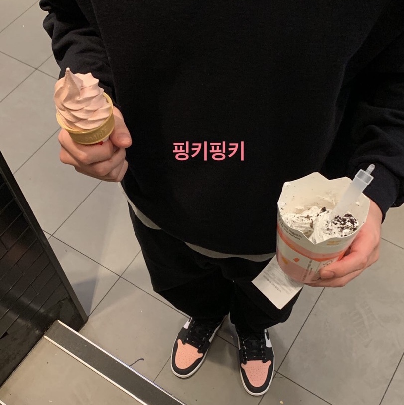 Jordan 1 Retro Low OG Bleached Coral 착용 스타일