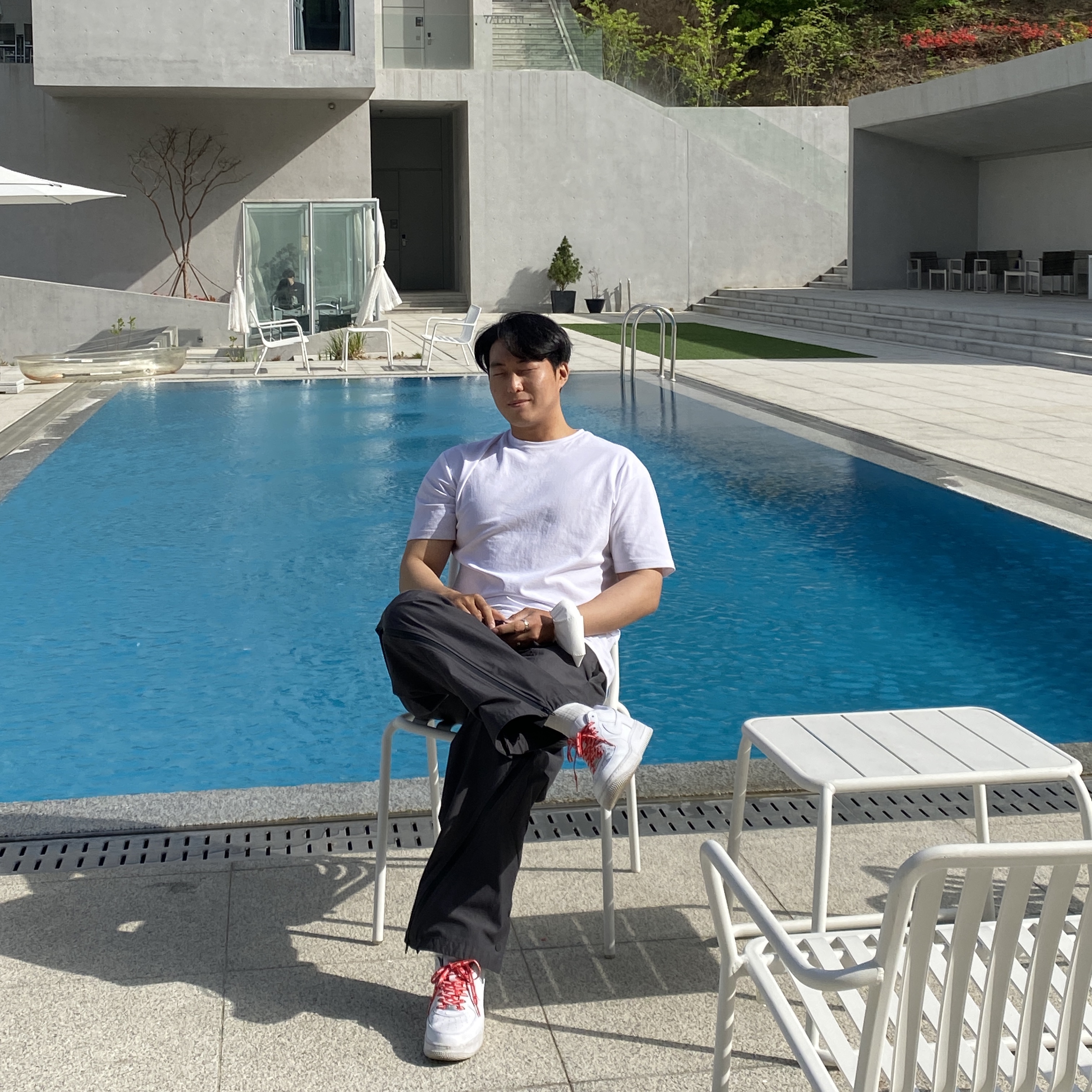 Nike x Supreme Air Force 1 Low White 착용 스타일 - 2
