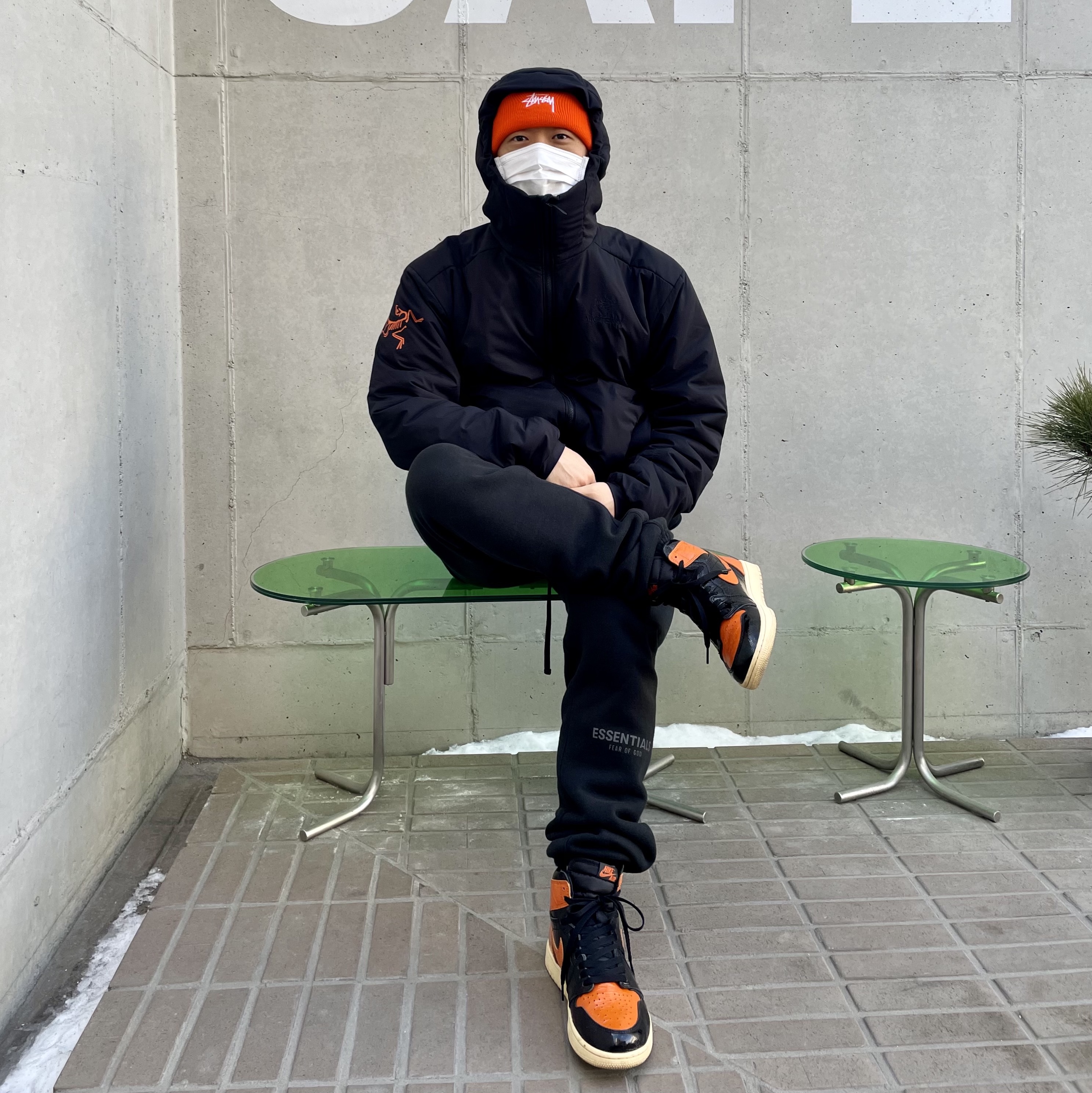 Jordan 1 Retro High Shattered Backboard 3.0, Essentials Sweatpants Dark Slate/Black 2020 착용 스타일