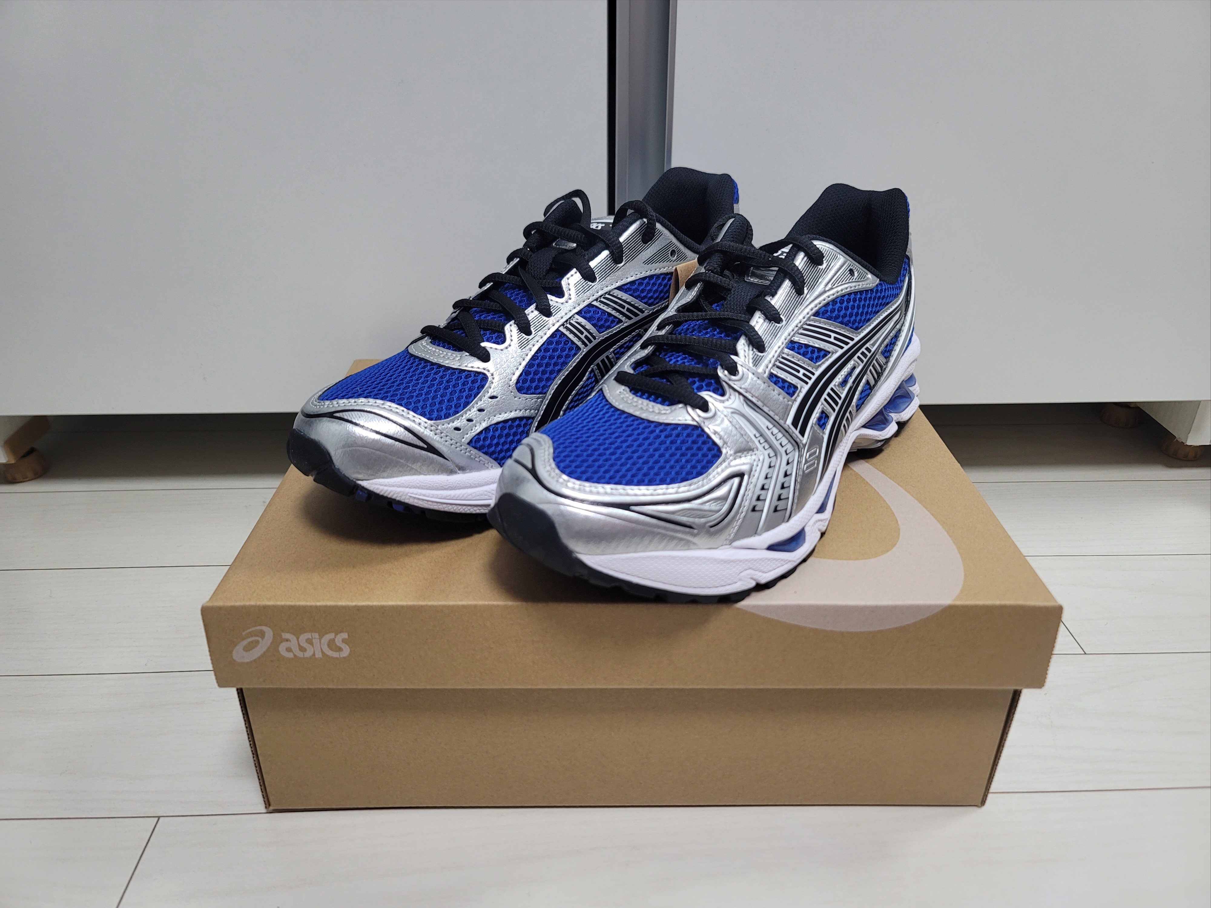 Asics Gel-Kayano 14 Monaco Blue Black 착용 스타일