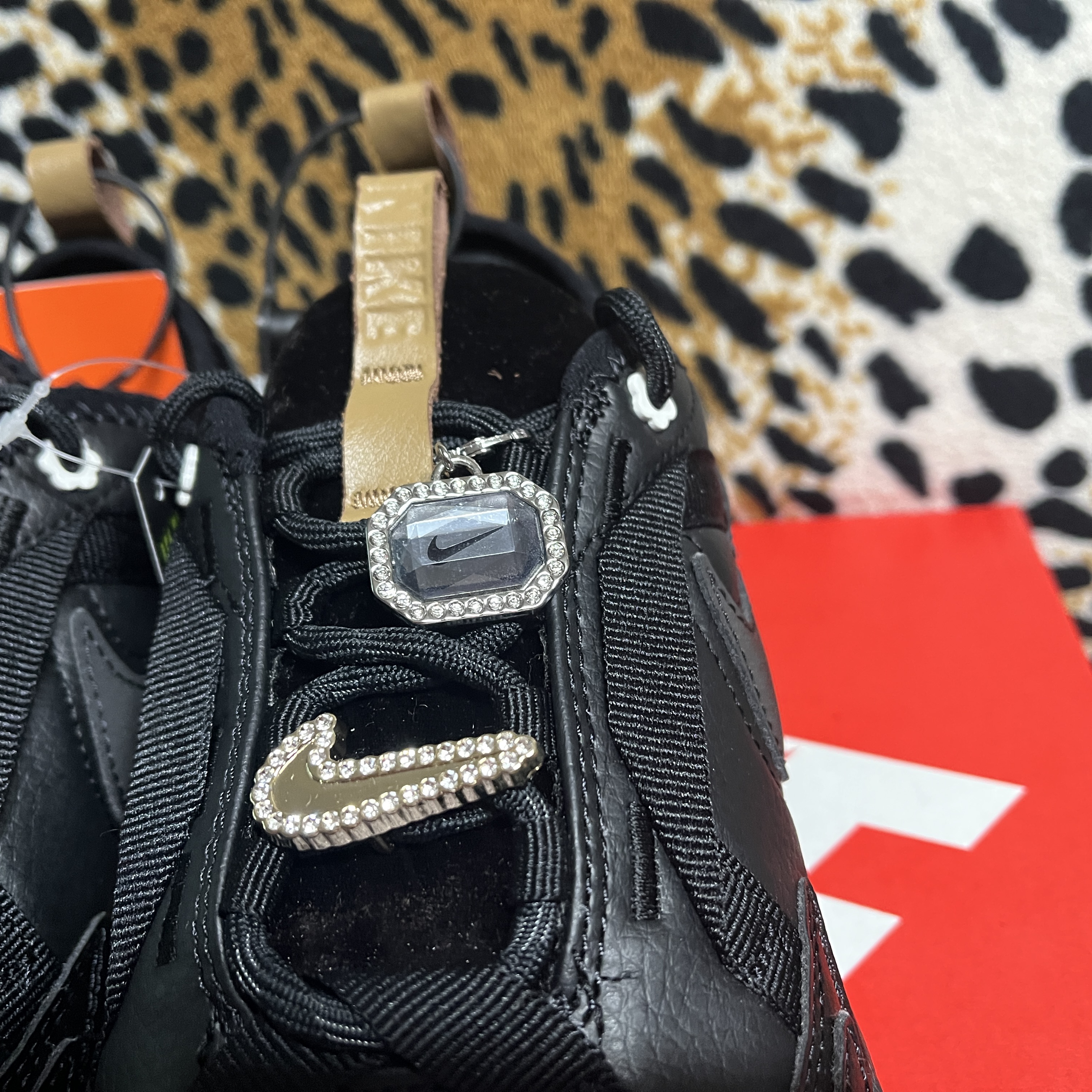(W) Nike TC 7900 Black 착용 스타일 - 4