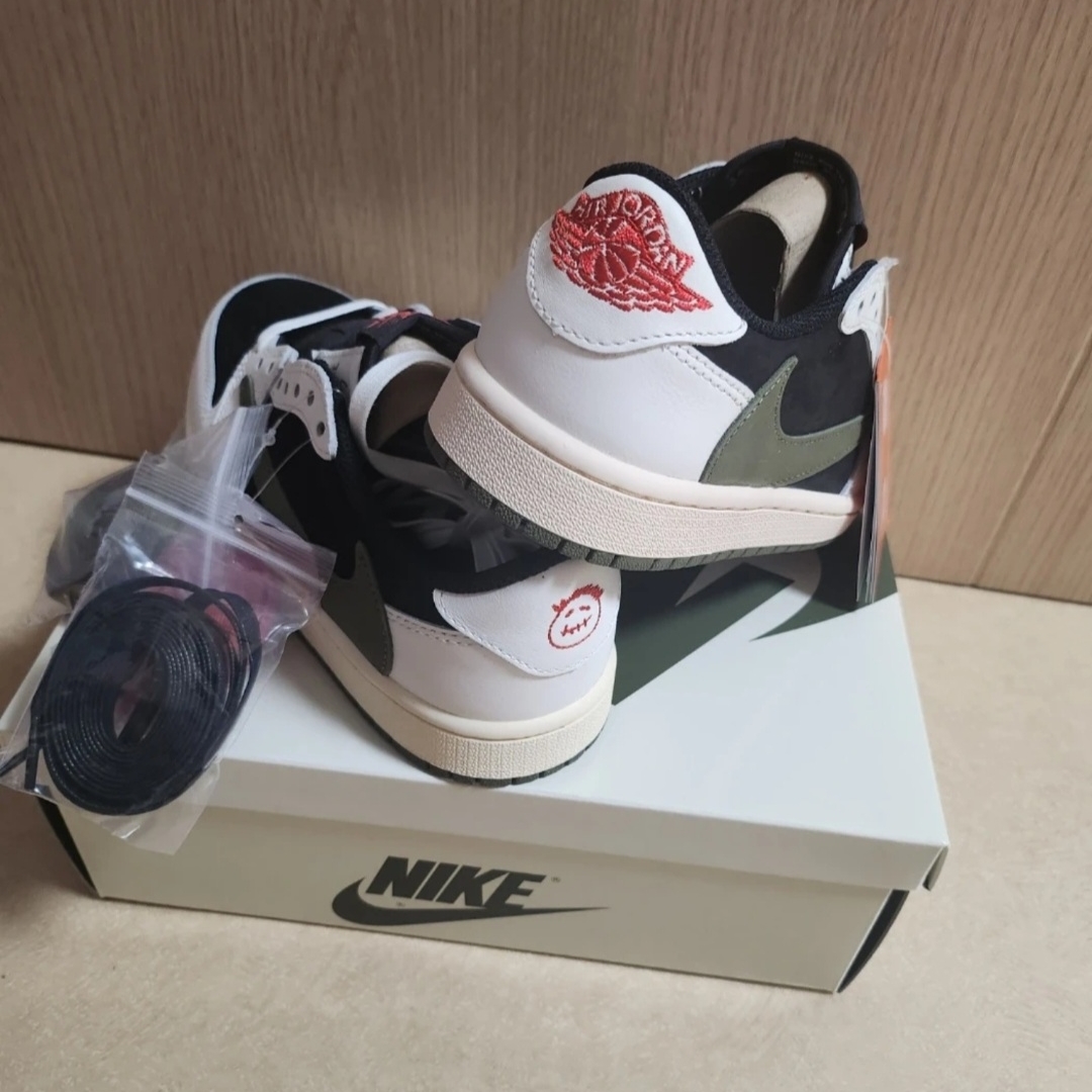 (W) Jordan 1 x Travis Scott Retro Low OG SP Medium Olive 착용 스타일