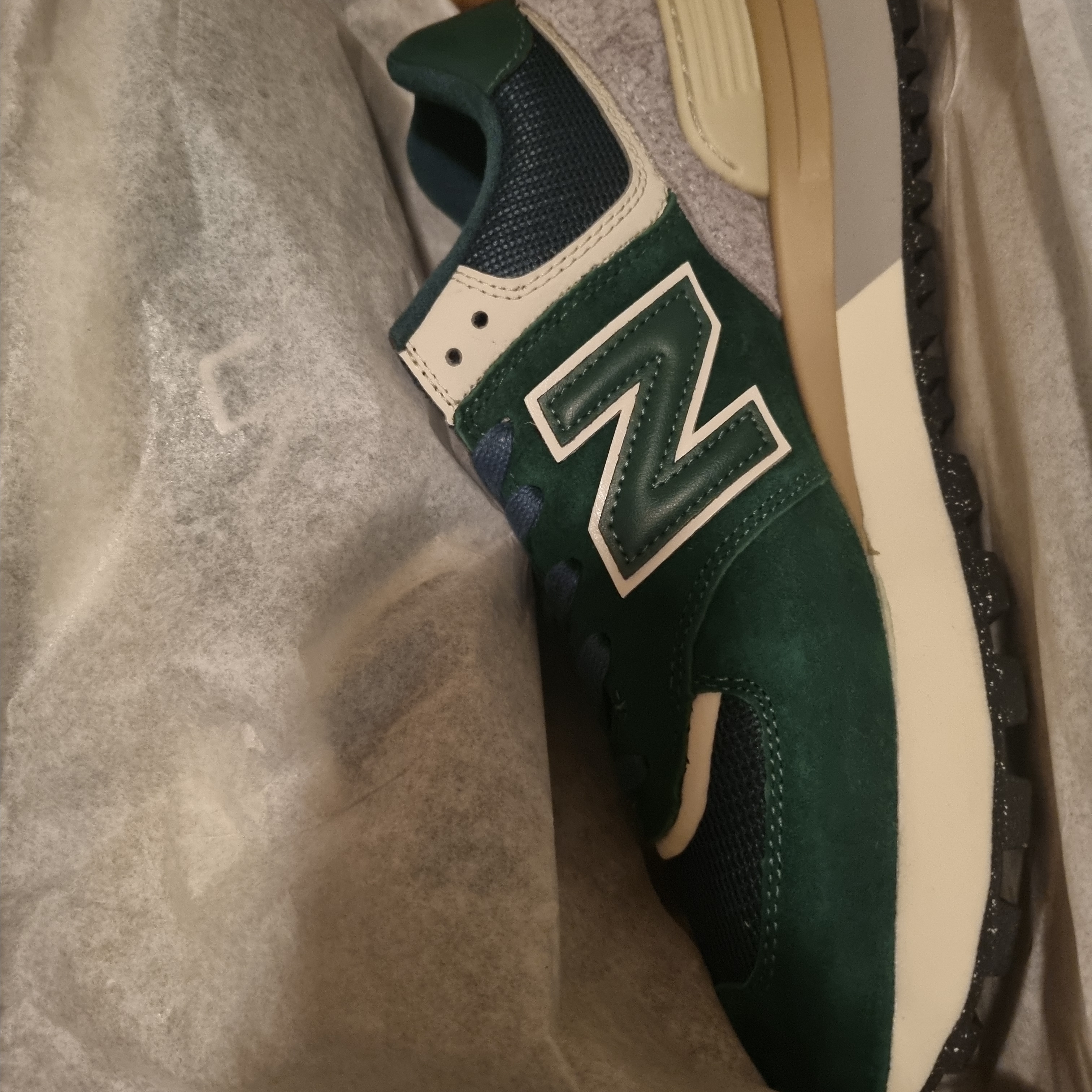 New Balance 574 Legacy Green 착용 스타일