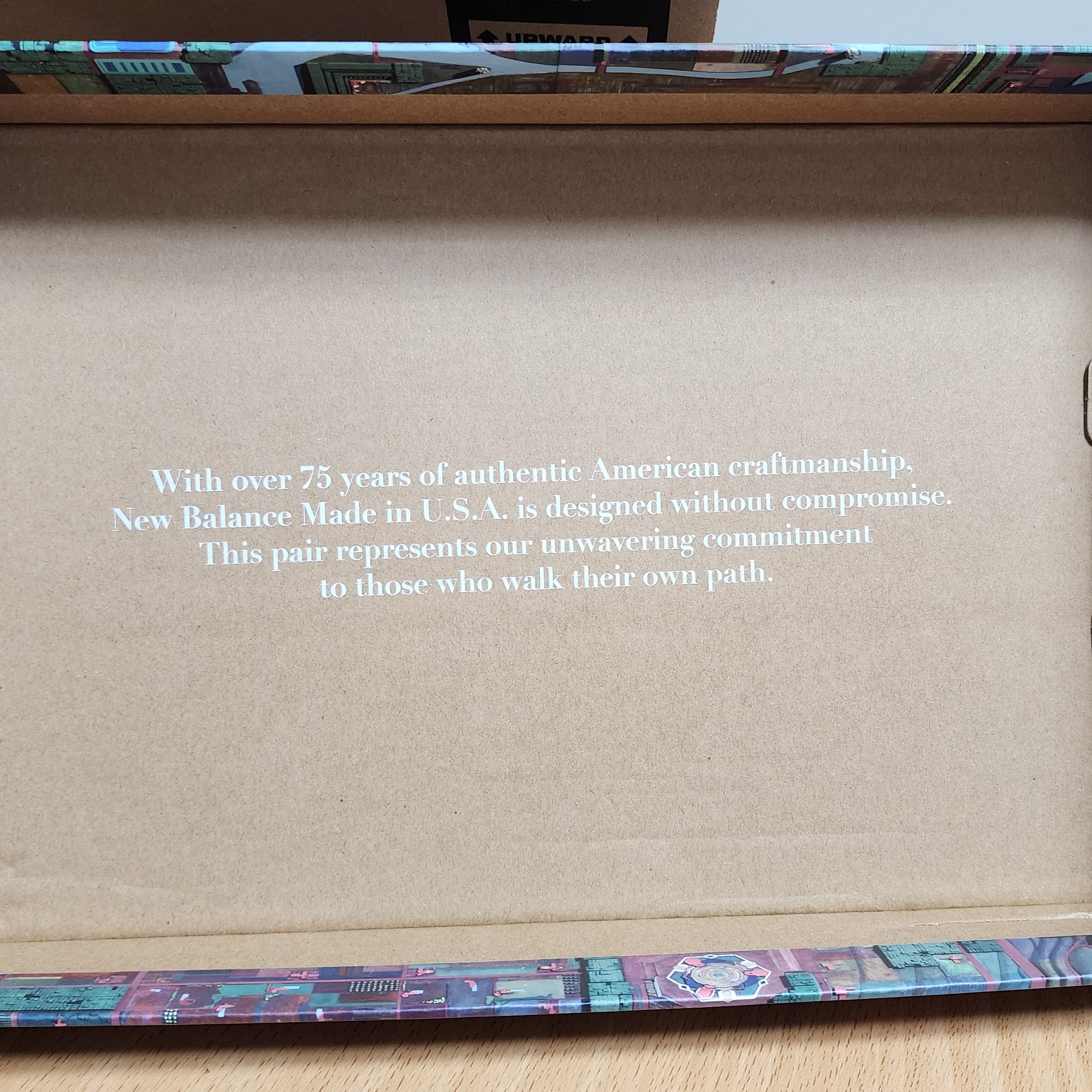 New Balance x Ronnie Fieg x Frank Lloyd 998 Broadacre City Beige 착용 스타일 - 2